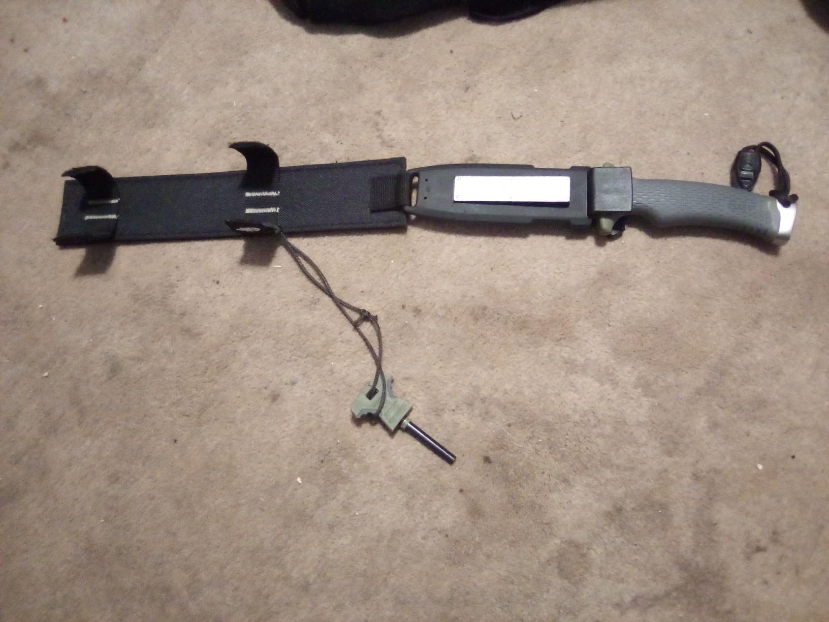 Gerber Ultimate Fixed Blade Knife w/Sheath, Knife Sharpener, Ferro Rod | Bushcraft & Hunting Knife customer photo 1