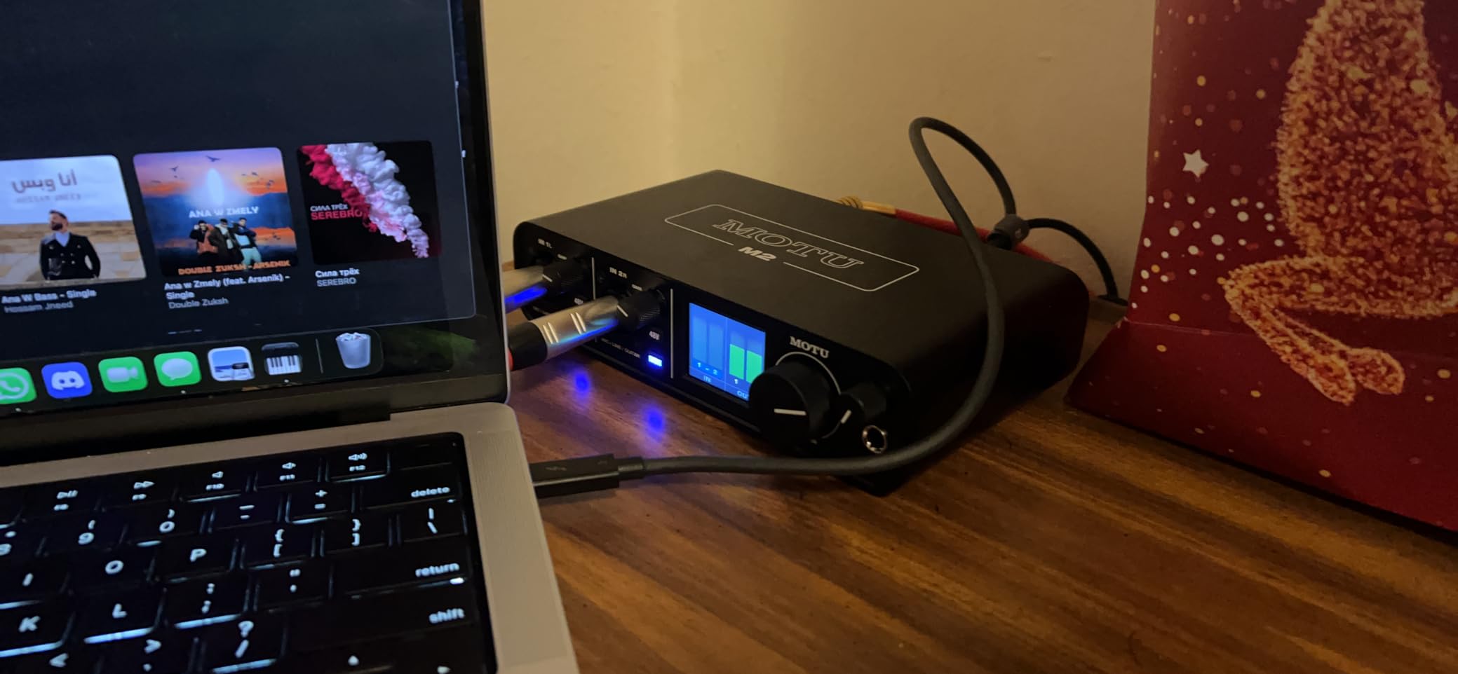 Motu M2 2x2 USB-C Audio Interface with XLR-XLR Cable Bundle customer photo 2
