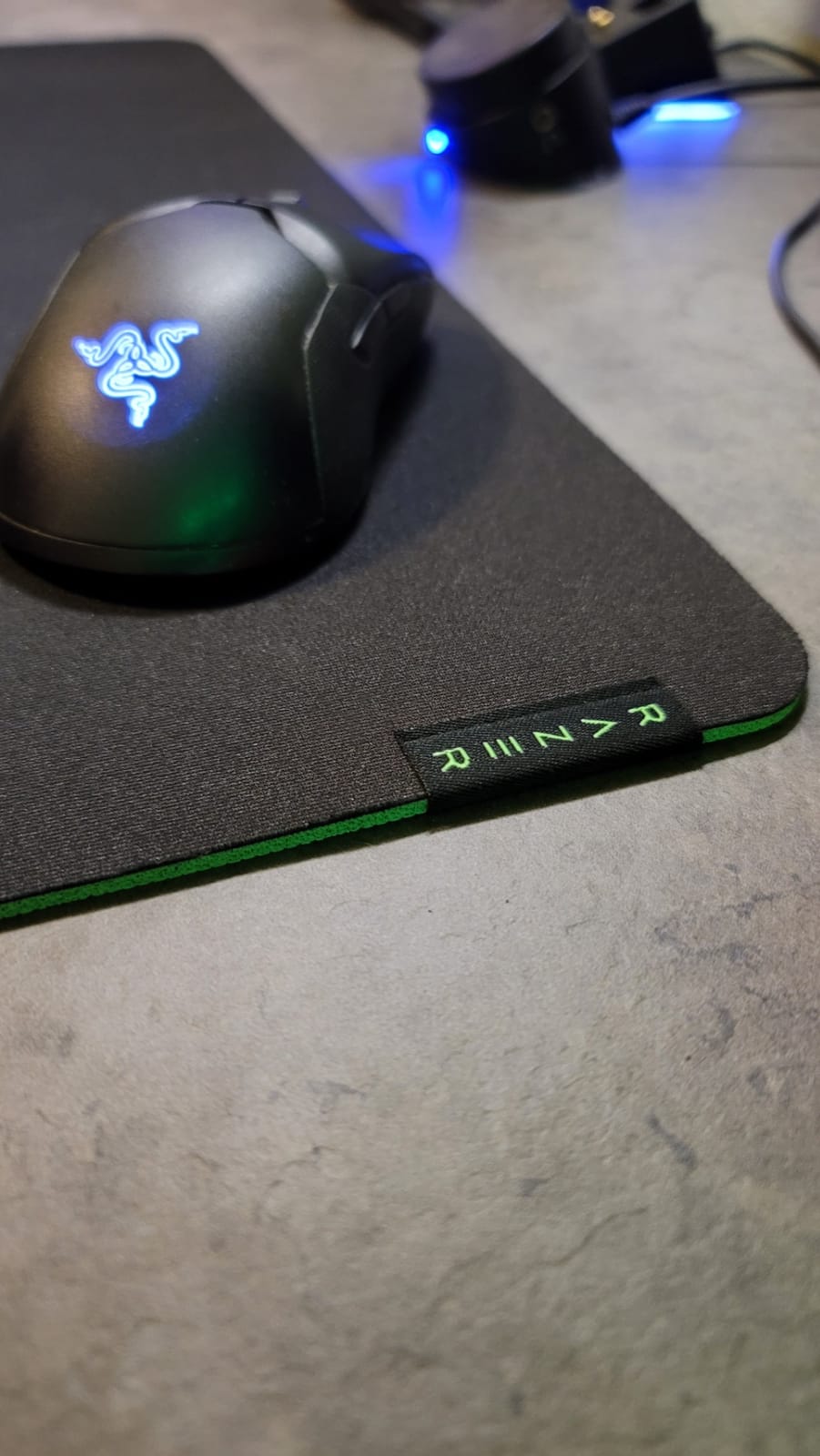Razer Gigantus V2 Cloth Gaming Mouse Pad (Large), Thick, Classic Black | Textured MicroWeave Cloth Surface, Thick, High-Density Rubber Foam, Non Slip Base customer photo 1