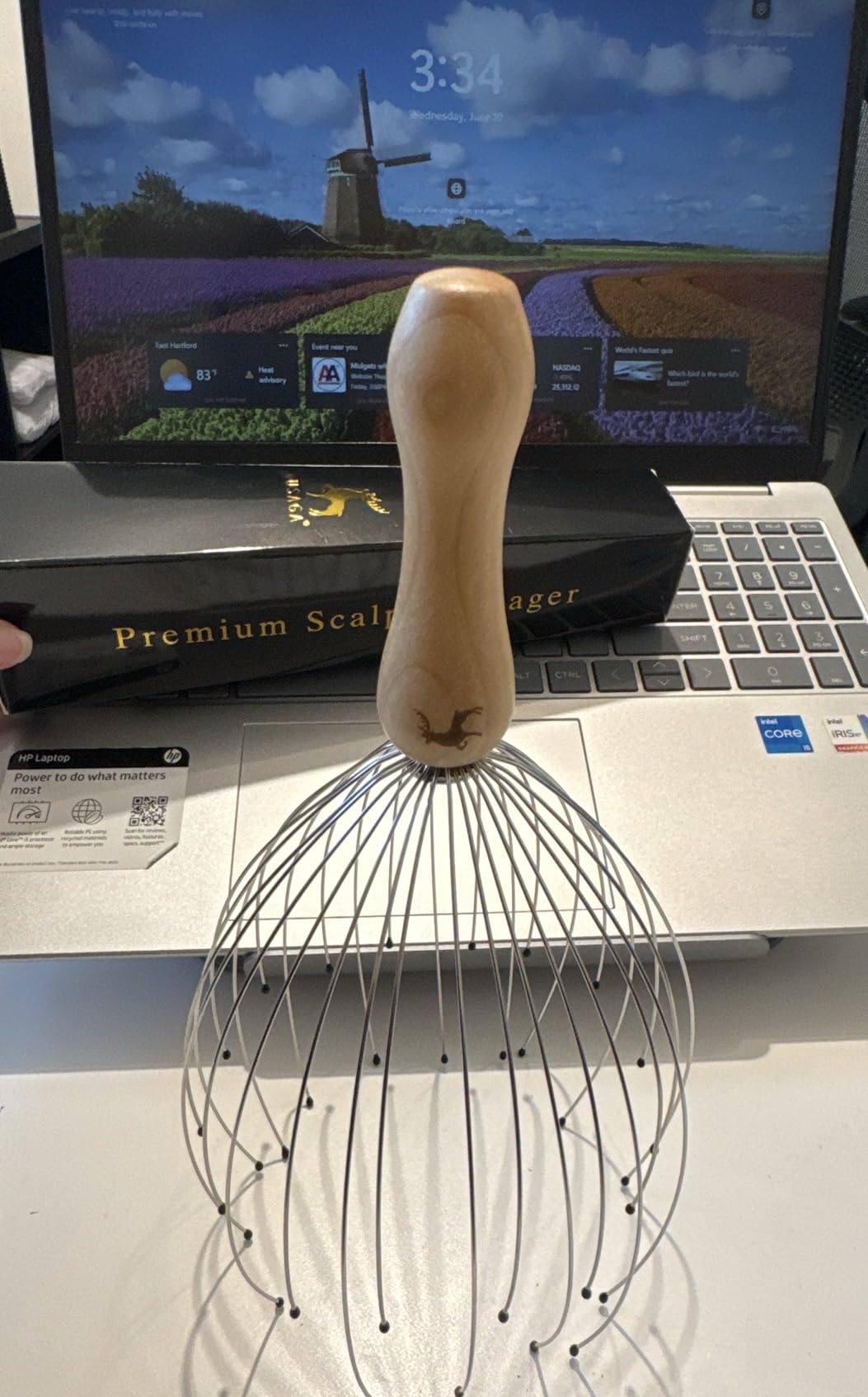 USAGA 32 Fingers Head Massager, Head Scratcher Scalp Massager for Head Body Relaxing Wood Handle (1 Pack) customer photo 2