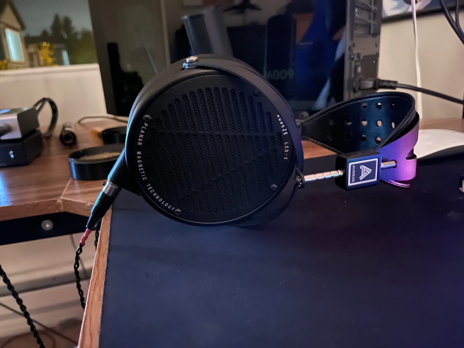 Audeze LCD-X Over-Ear Open Back Professional Headphone (2021+) with Carry Case customer photo 2