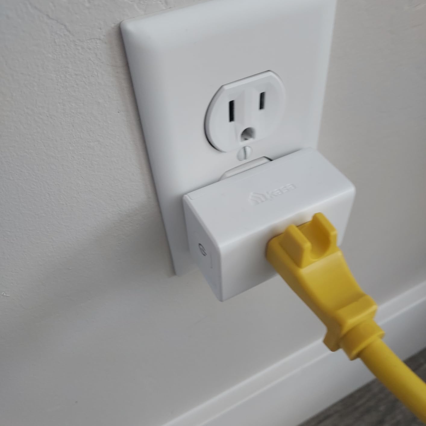 Kasa Smart Plug Ultra Mini 15A, EP10P2, Smart Home Wi-Fi Outlet | Works with Alexa & Google Home, No Hub Required, UP Certified, 2.4GHz Wi-Fi Only, 2-Pack, White customer photo 2
