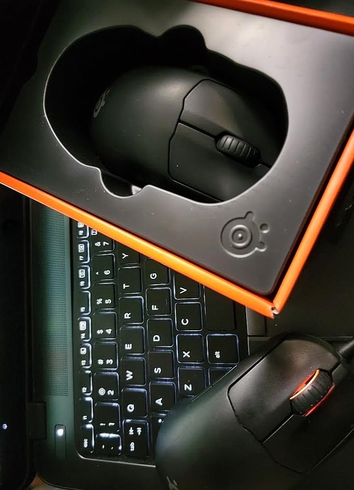 SteelSeries Esports FPS Gaming Mouse - Ultra Lightweight 69g - Prime Edition - 5 Programmable Buttons - 18K CPI TrueMove Pro Sensor - Magnetic Optical Switches - RGB Lighting - PC/Mac customer photo 2