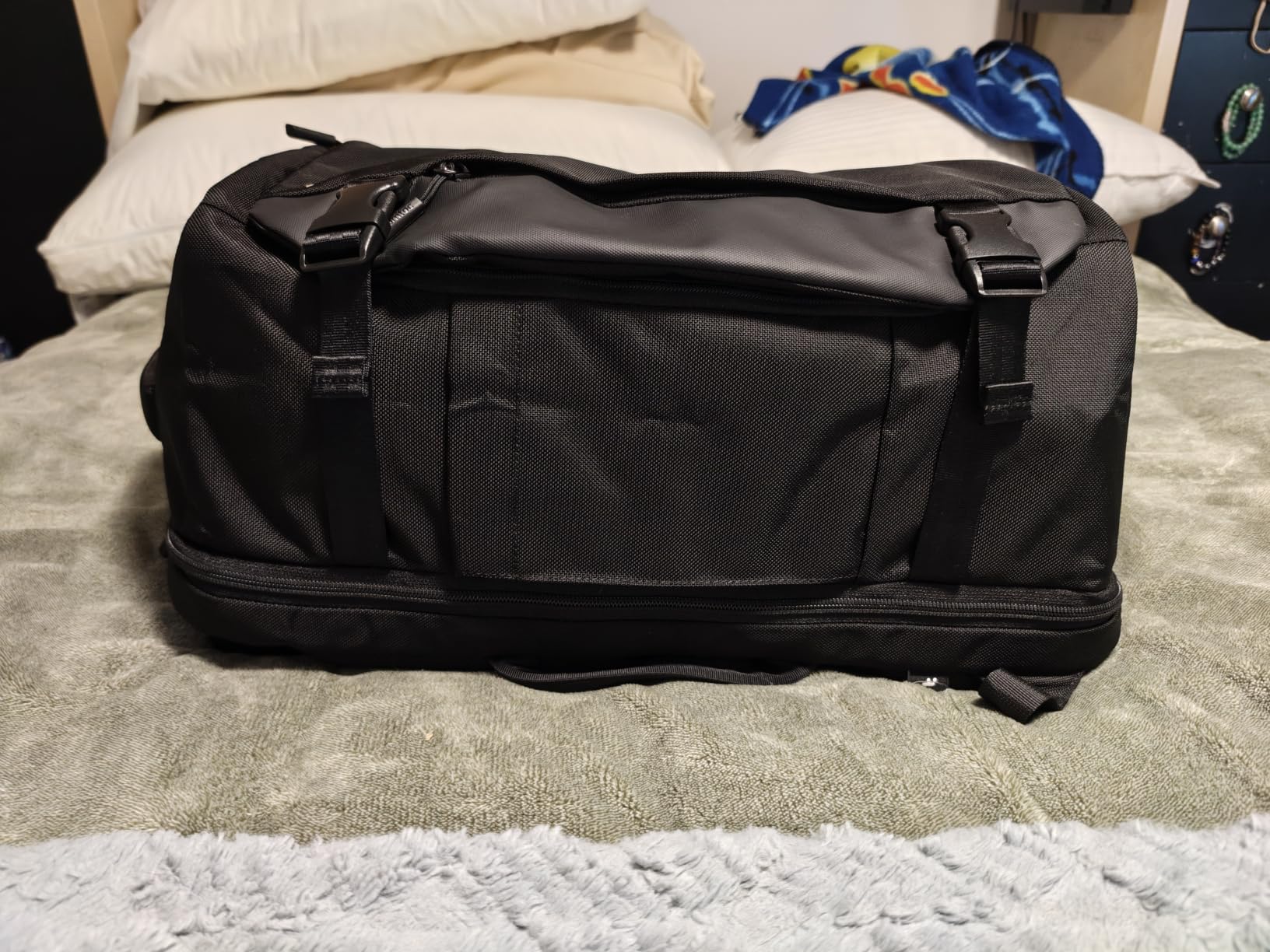 tomtoc Travel Backpack 40L, TSA Carry On Bag Flight Approved, Water-resistant Business Airplanes Rucksack, Fit 17.3 Inch Laptop customer photo 2