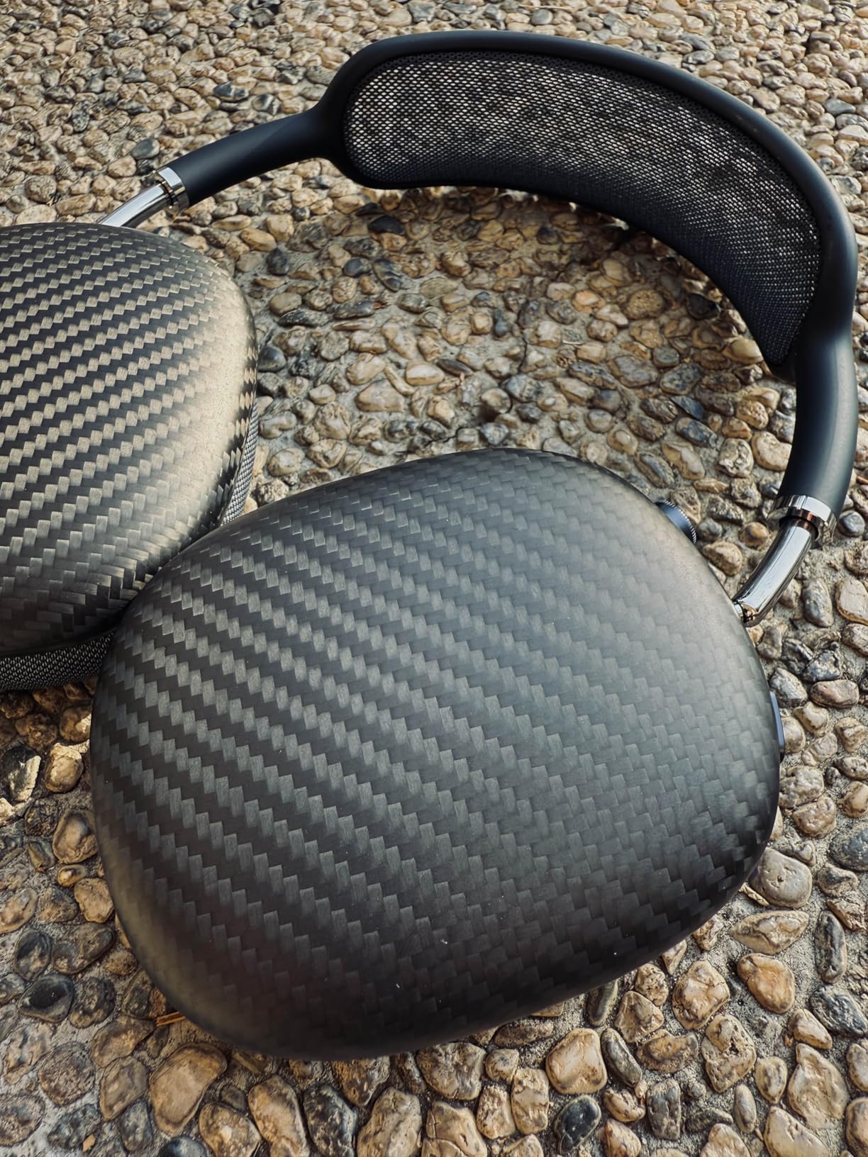 MONOCARBON Real Carbon Fiber Case for Airpods Max (2024 & 2020), Military Grade Protective Hard Cover customer photo 2