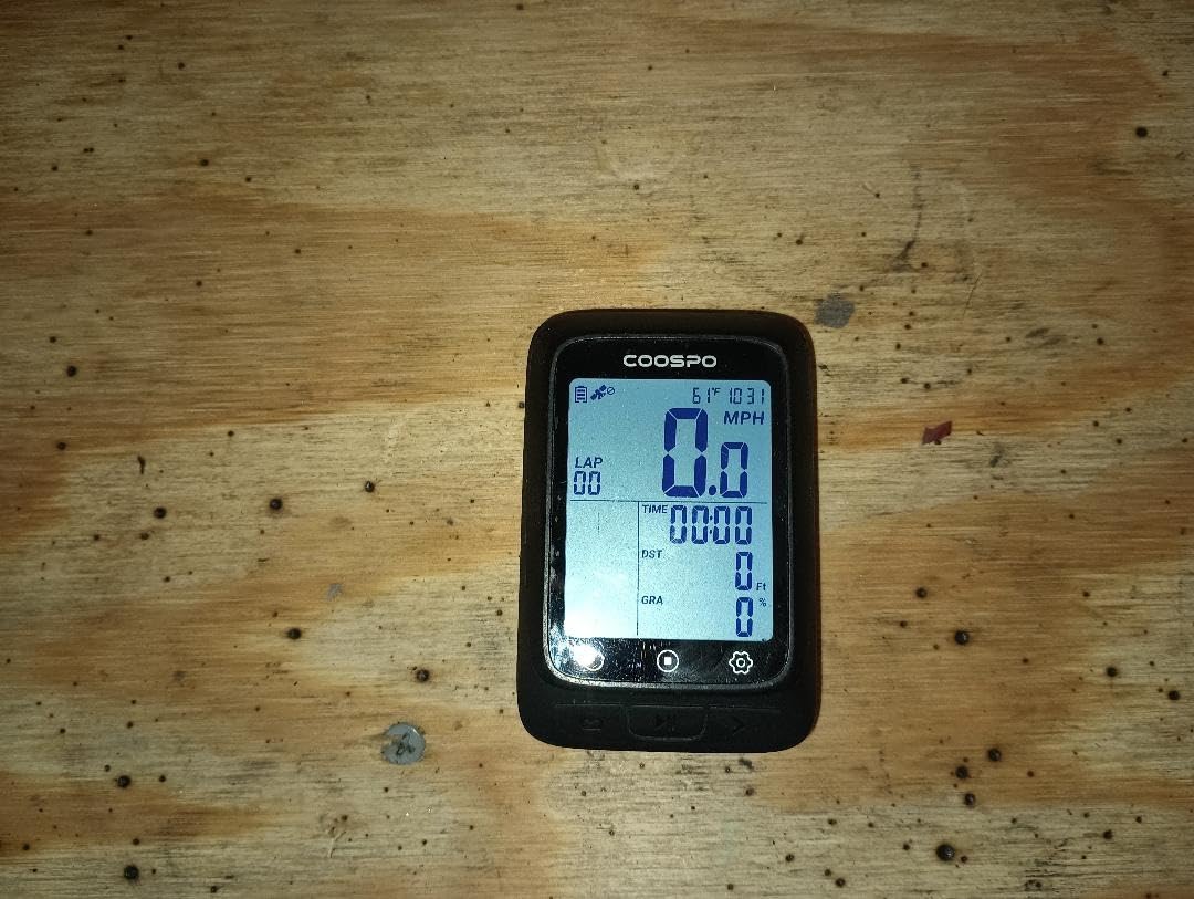 COOSPO Bike Computer GPS Wireless, ANT+ Cycling Computer GPS with Bluetooth, Multifunctional ANT+ Bicycle Computer GPS with 2.4 LCD Screen, Bike Speedometer with Auto Backlight IP67 customer photo 1