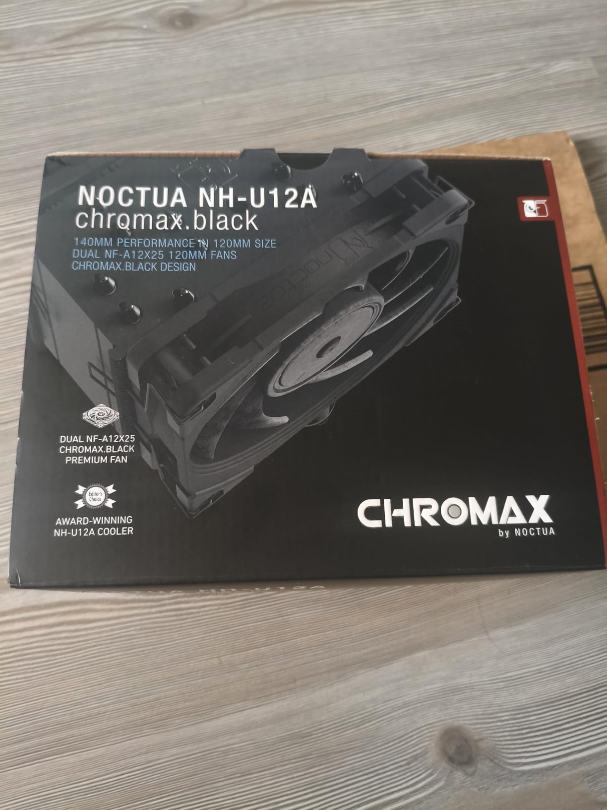 Noctua NH-U12A chromax.Black, Quiet High-Performance Tower CPU Cooler | 158mm Height, High-End Low-Noise Cooling, For Intel & AMD, Dual 120mm Fans, 100% RAM Compatibility, Rich Accessory Kit customer photo 2