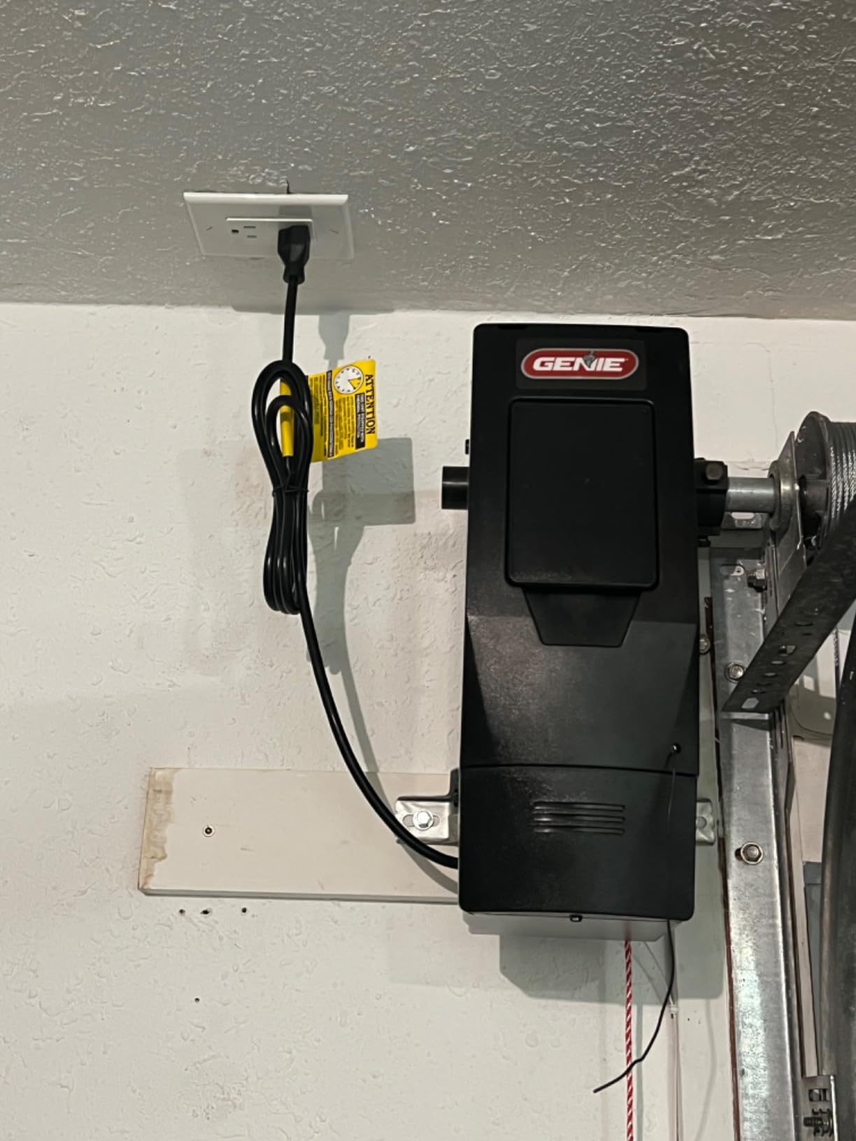 Genie 6072H-B Wall Mount Garage Door Opener with Battery Backup, Ultra-Quiet, Space Saving, Operates During Power Outages customer photo 1