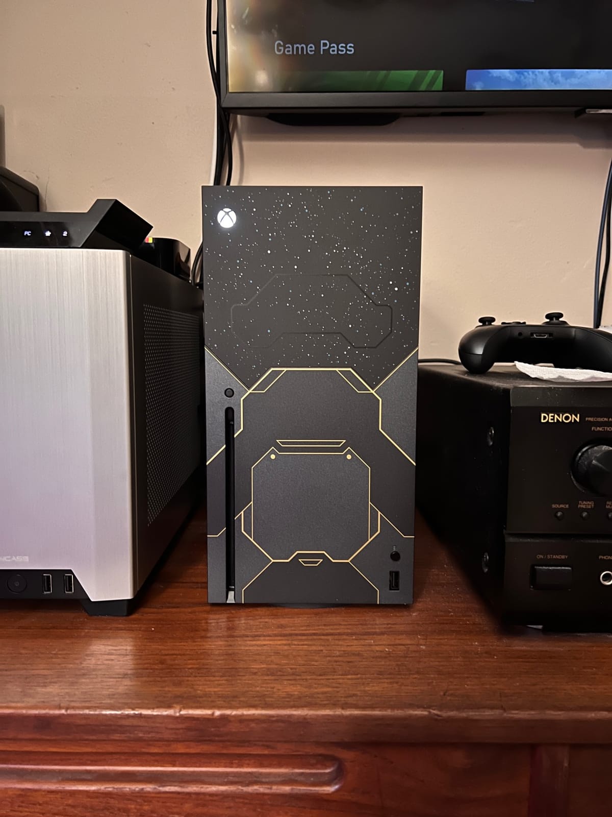 Xbox Series X - Halo Infinite Limited Edition Console Bundle customer photo 1