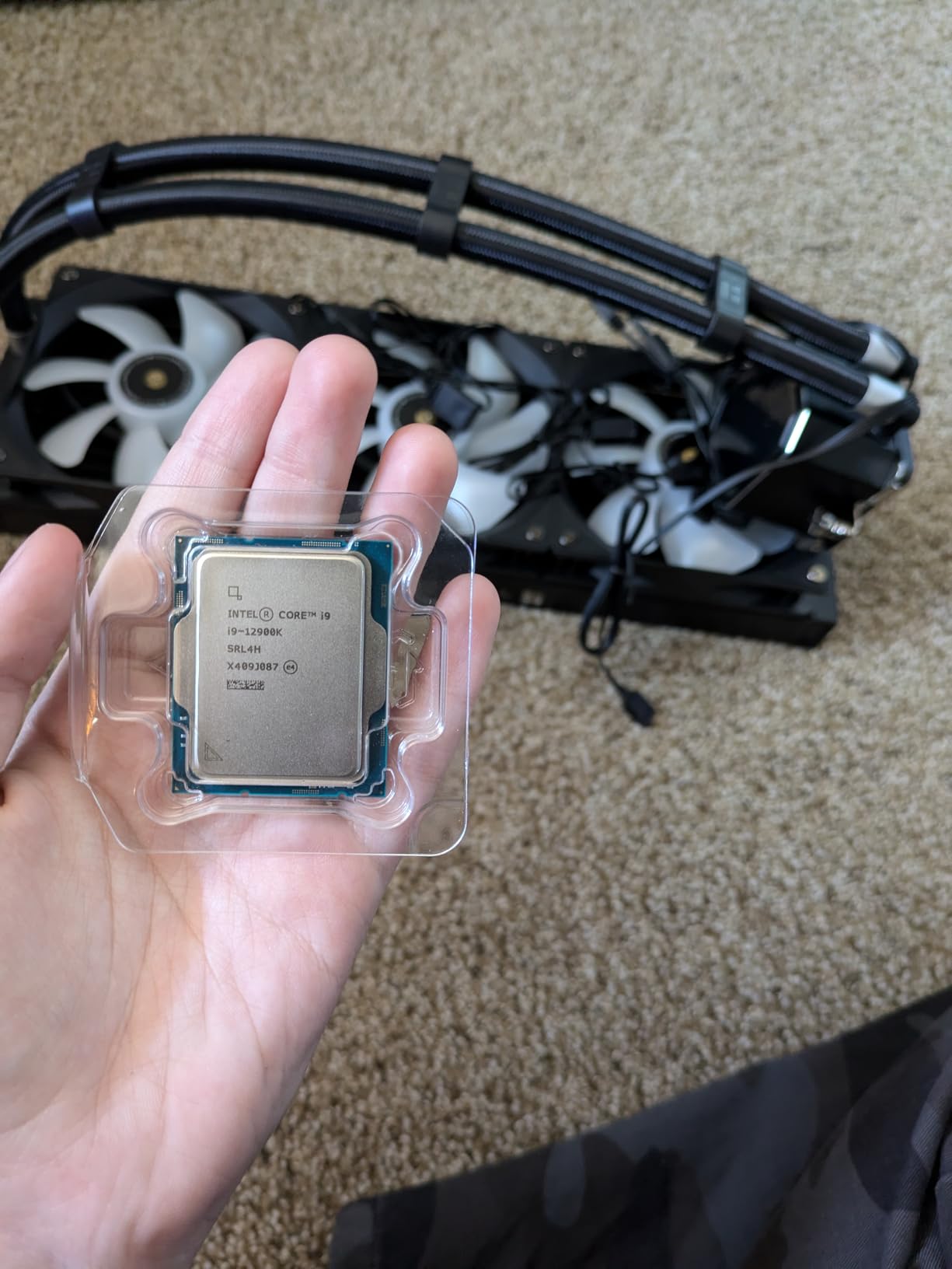 Intel Core i9-12900K Gaming Desktop Processor with Integrated Graphics and 16 (8P+8E) Cores up to 5.2 GHz Unlocked LGA1700 600 Series Chipset 125W customer photo 1