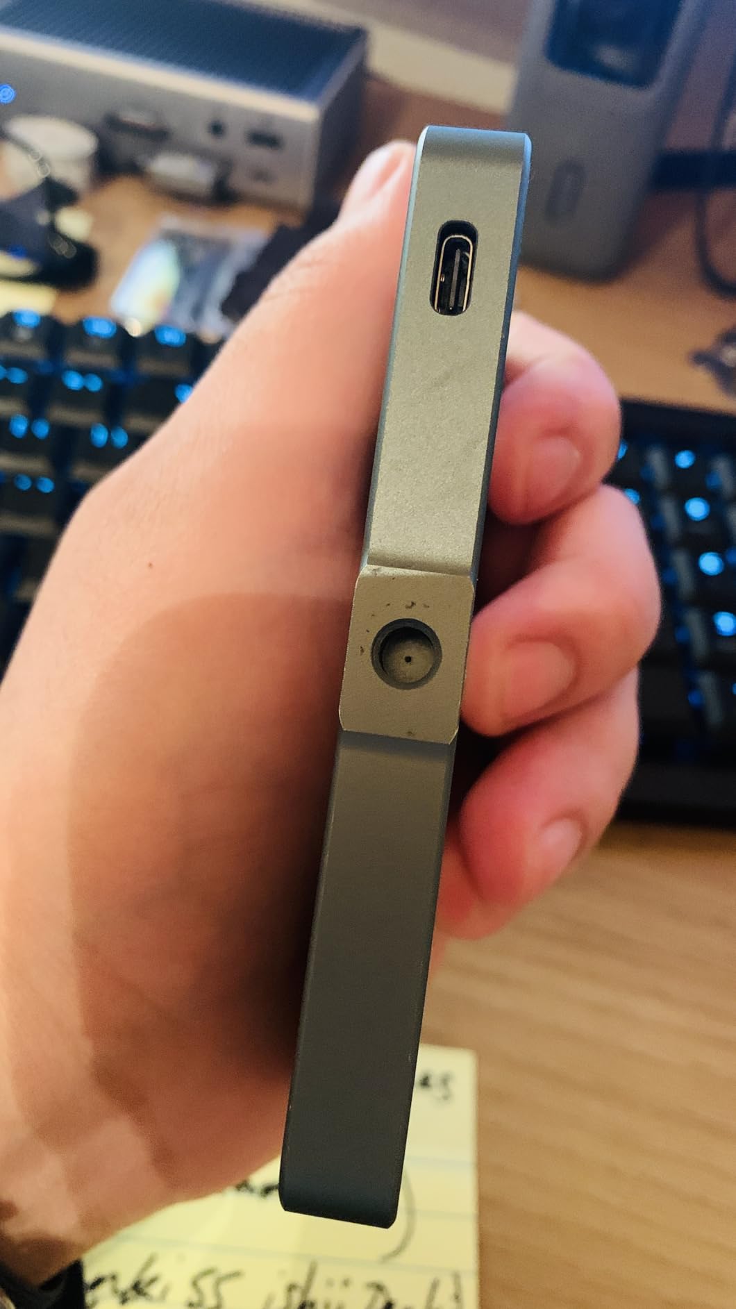 P96L RGB Video Light by SmallRig, Portable Metal LED Camera Light, 2500-8000K, 21 Effects, CRI 96+, OLED Display, Photo and Video Lighting, Long Battery Life, Fits Phone and Camera | CRI 96+, 21 Effects, 1500mAh, OLED Display, Compact Photo and Video Lighting for Content Creators customer photo 1
