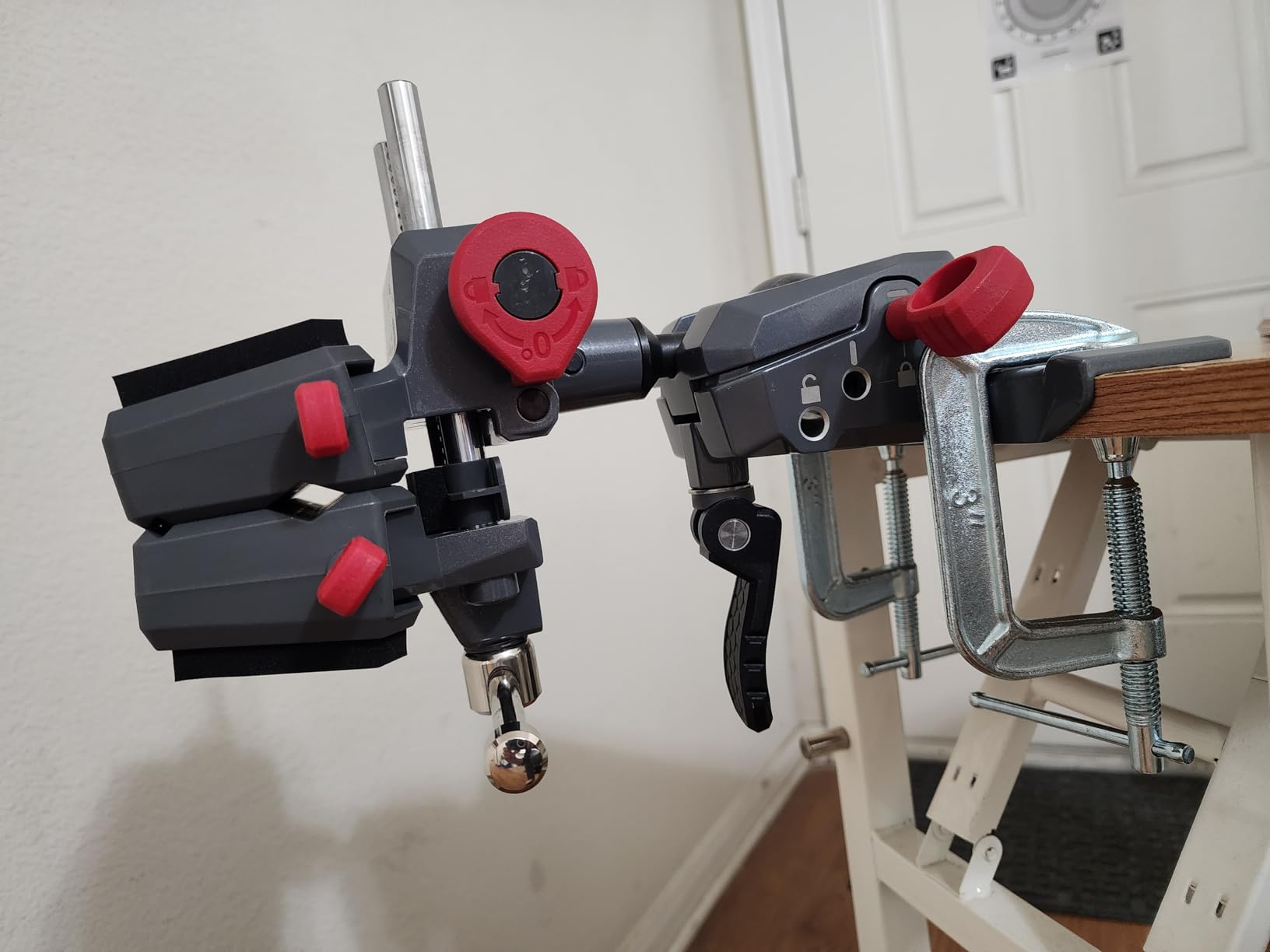 Real Avid Vise - 360° Swiveling Bench Vise for Optimal Positioning, Versatile Applications, 5