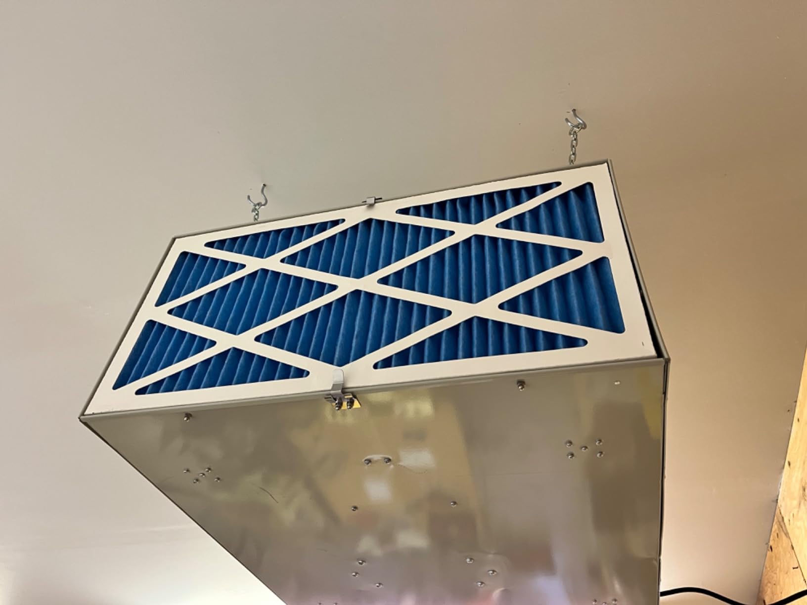 iLIVING ILG8AF8000 Air Filtration System, 3-Speed 1025 CFM Air Scrubber with Remote, Hanging or Wheeled Design customer photo 2
