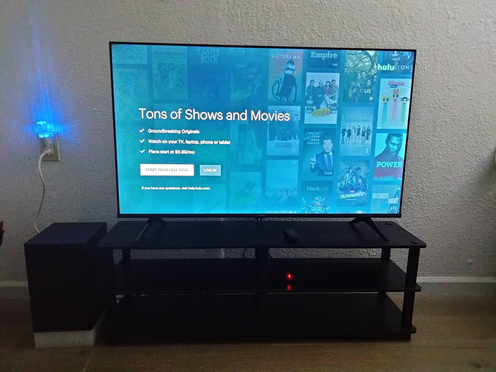 Hisense 55-Inch Class A6 Series 4K UHD Smart Google TV with Alexa Compatibility, Dolby Vision HDR, DTS Virtual X, Sports & Game Modes, Voice Remote, Chromecast Built-in (55A6H), Black customer photo 1