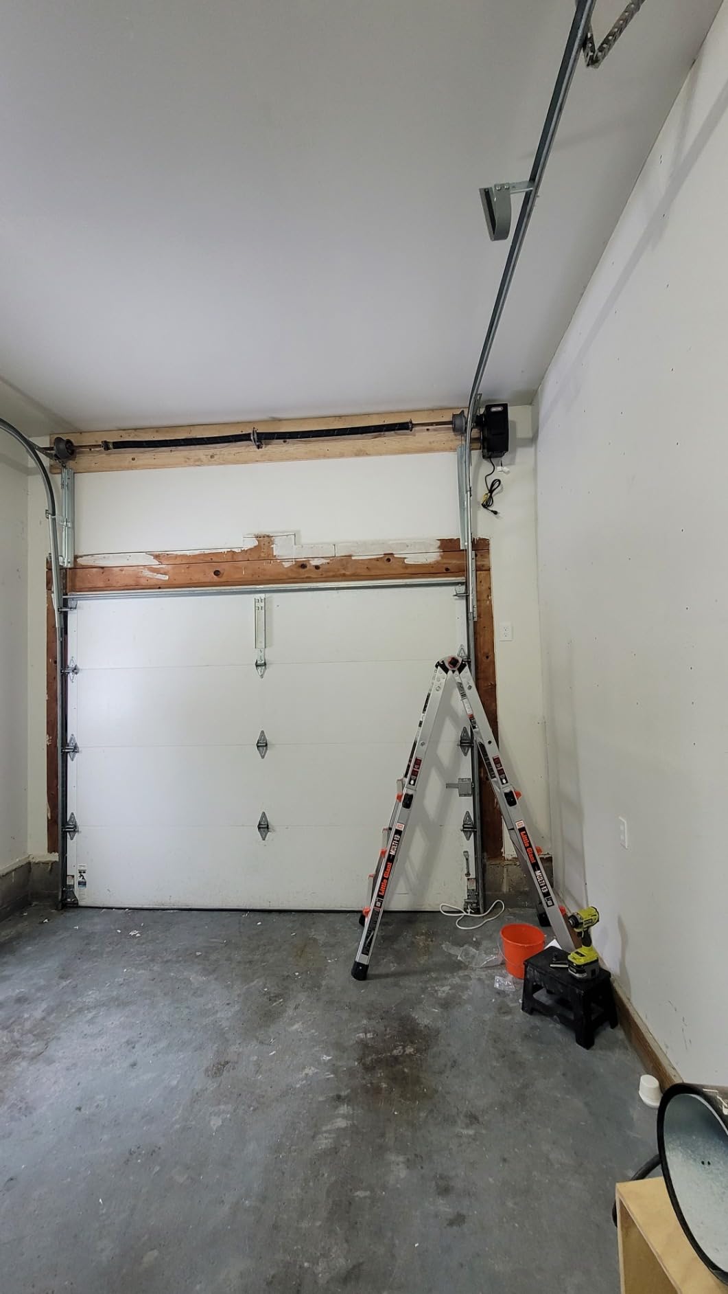 Genie 6172H-O Wall Mount Smart Garage Door Opener with Aladdin Connect Wi-Fi, Works with Alexa, Ultra-Quiet Side Mount customer photo 2