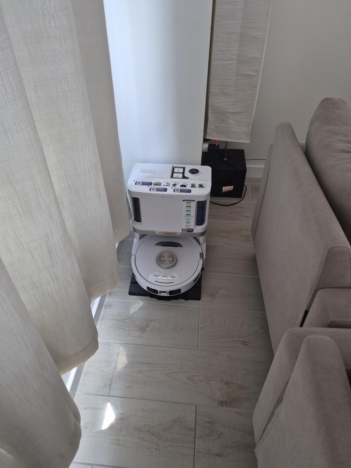 SHARK RV2620WD AI Ultra Robot Vacuum and Mop with Matrix Clean Navigation, CleanEdge Technology, Perfect for Pet Hair, Carpets, Hard Floors, Compatible with Alexa, Black/Mocha customer photo 2
