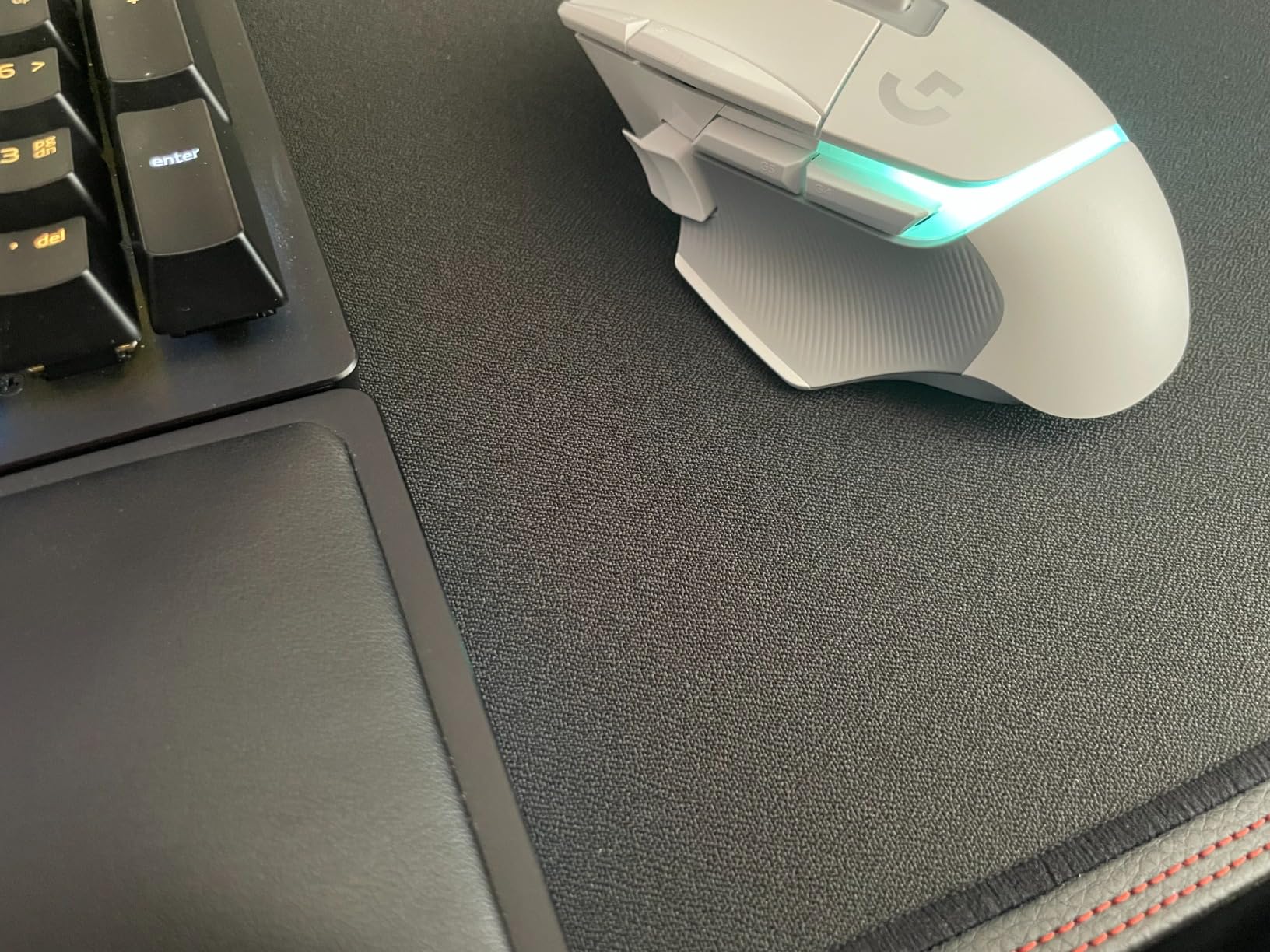 Razer Strider Chroma Hybrid Gaming Mouse Mat with Chroma RGB | Hybrid Soft/Hard Mat, 19 Razer Chroma RGB Lighting Zones, Warp and Water-Resistant, Anti-Slip Base, Seamless Edges customer photo 2