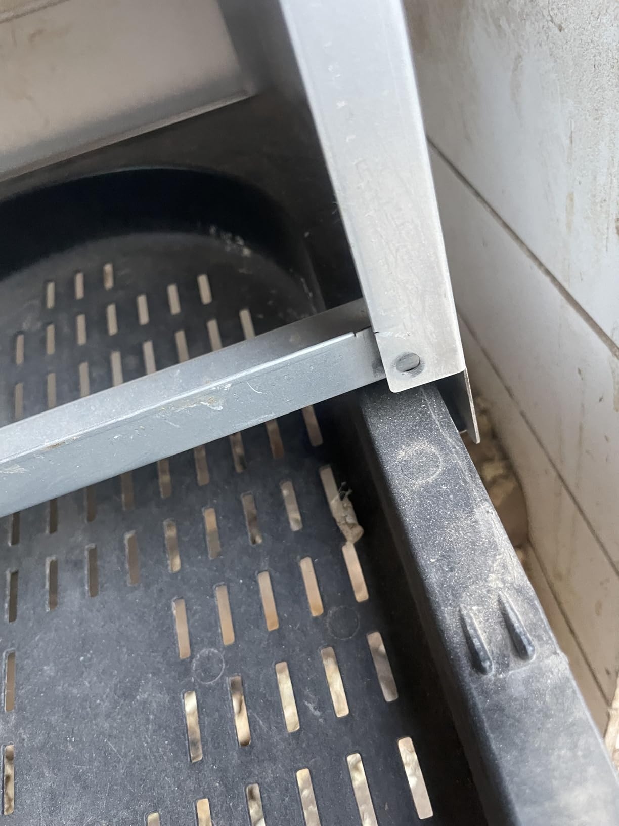 ZenxyHoC Chicken Nesting Boxes, Metal Chicken Egg Laying Box with Swing Perch and Rollout Egg Collection for Chicken Coop Red 3 Compartments customer photo 2