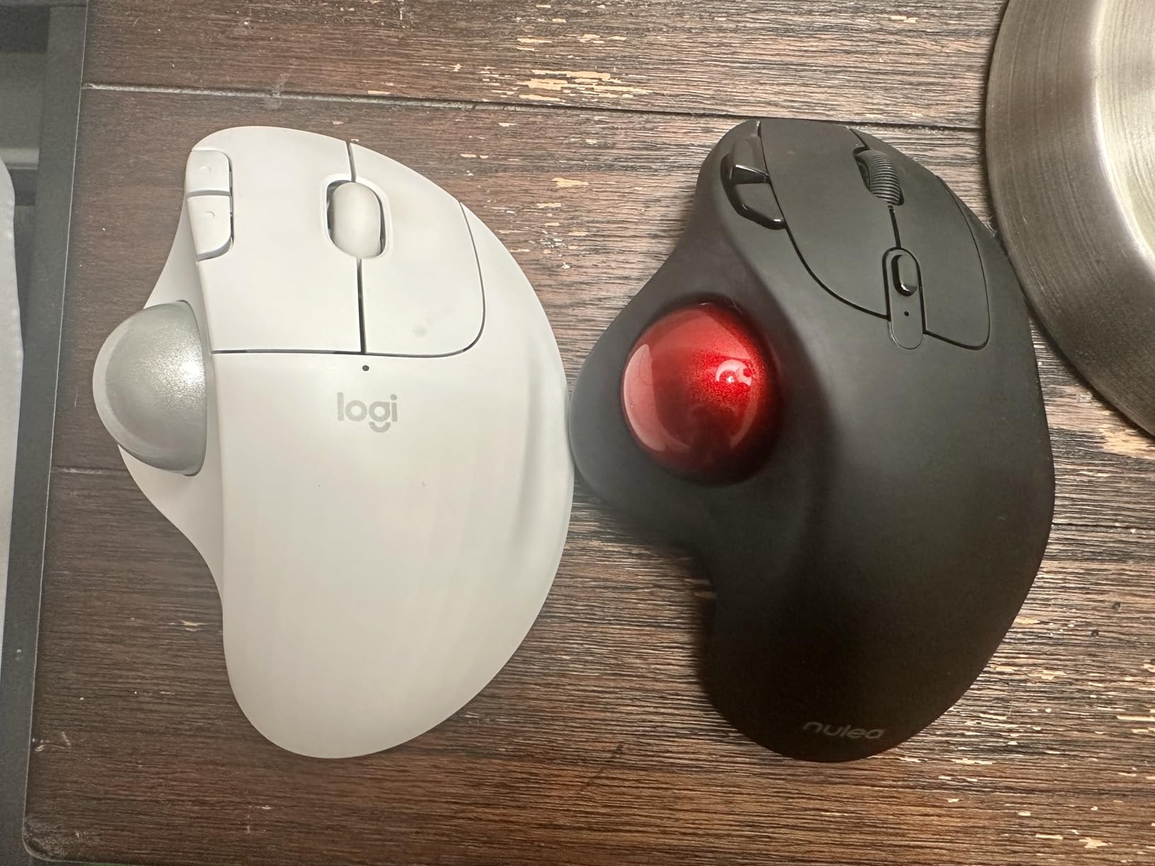Logitech Ergo M575S Wireless Bluetooth Trackball Mouse - Graphite Blue Ball customer photo 1