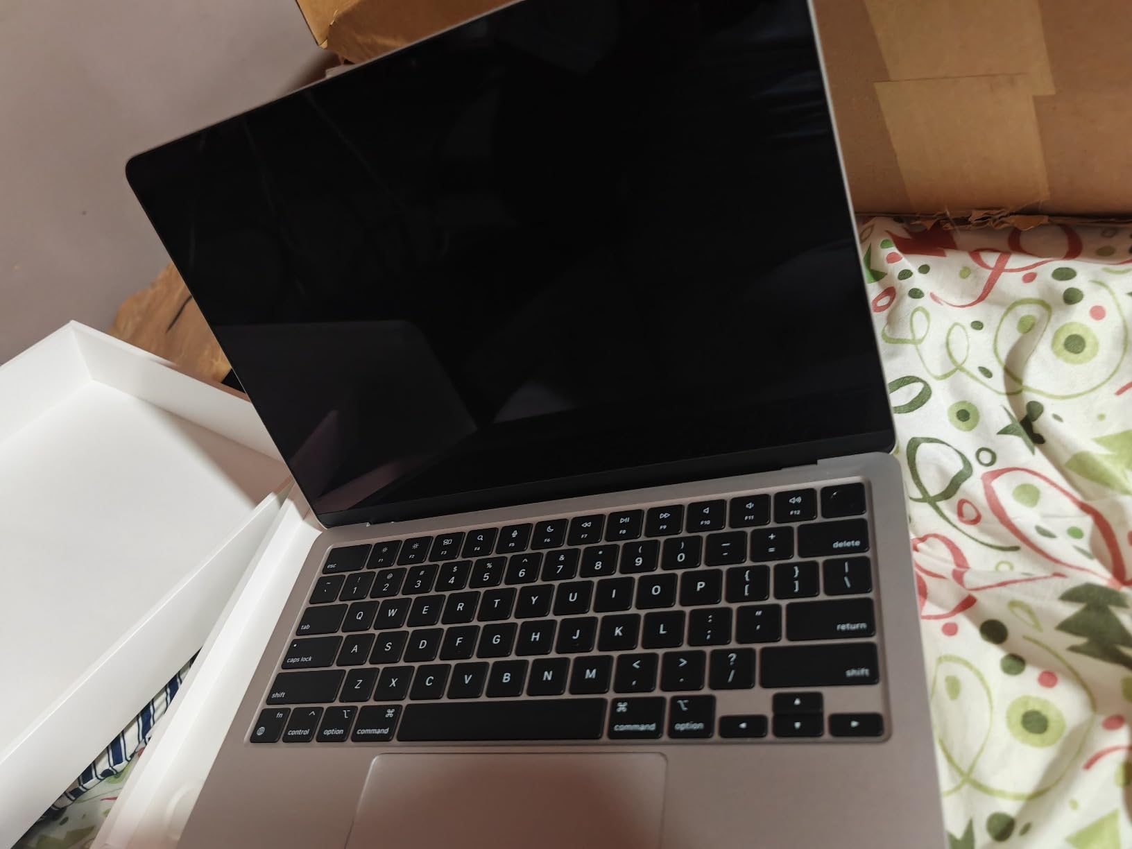 Apple 2022 MacBook Air Laptop with M2 chip, 13.6-inch, 8GB RAM, 512GB SSD Storage, Midnight (Renewed) customer photo 1