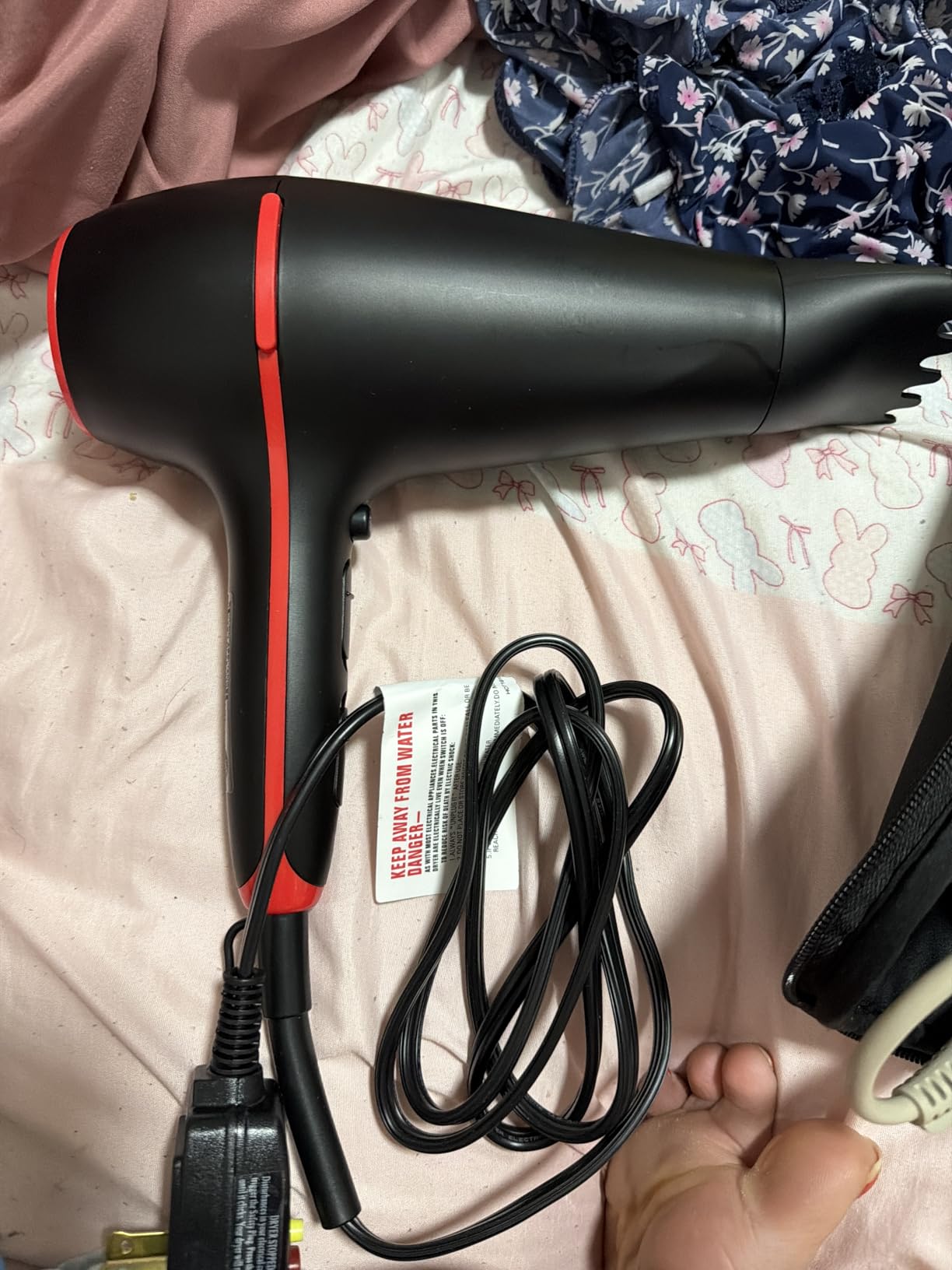 REVLON SmoothStay Hair Dryer with Diffuser, Ionic Ceramic Blow Dryer, Coconut Oil Infused for Frizz Control, Shine and Volume, 1875W Lightweight Dryer with Concentrator for Smooth or Curly Styles customer photo 1