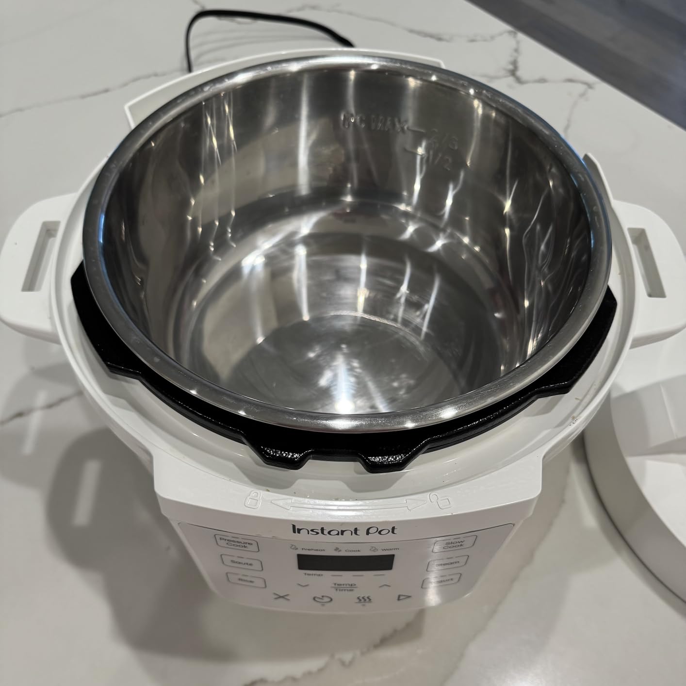 Instant Pot 7.5QT RIO Wide, 7-in-1 Electric Multi-Cooker, Pressure Cooker, Slow Cook, Rice, Steamer, Sauté, Yogurt & Warmer, Wide Base, Large Searing Base, WhisperQuiet Steam Release customer photo 2