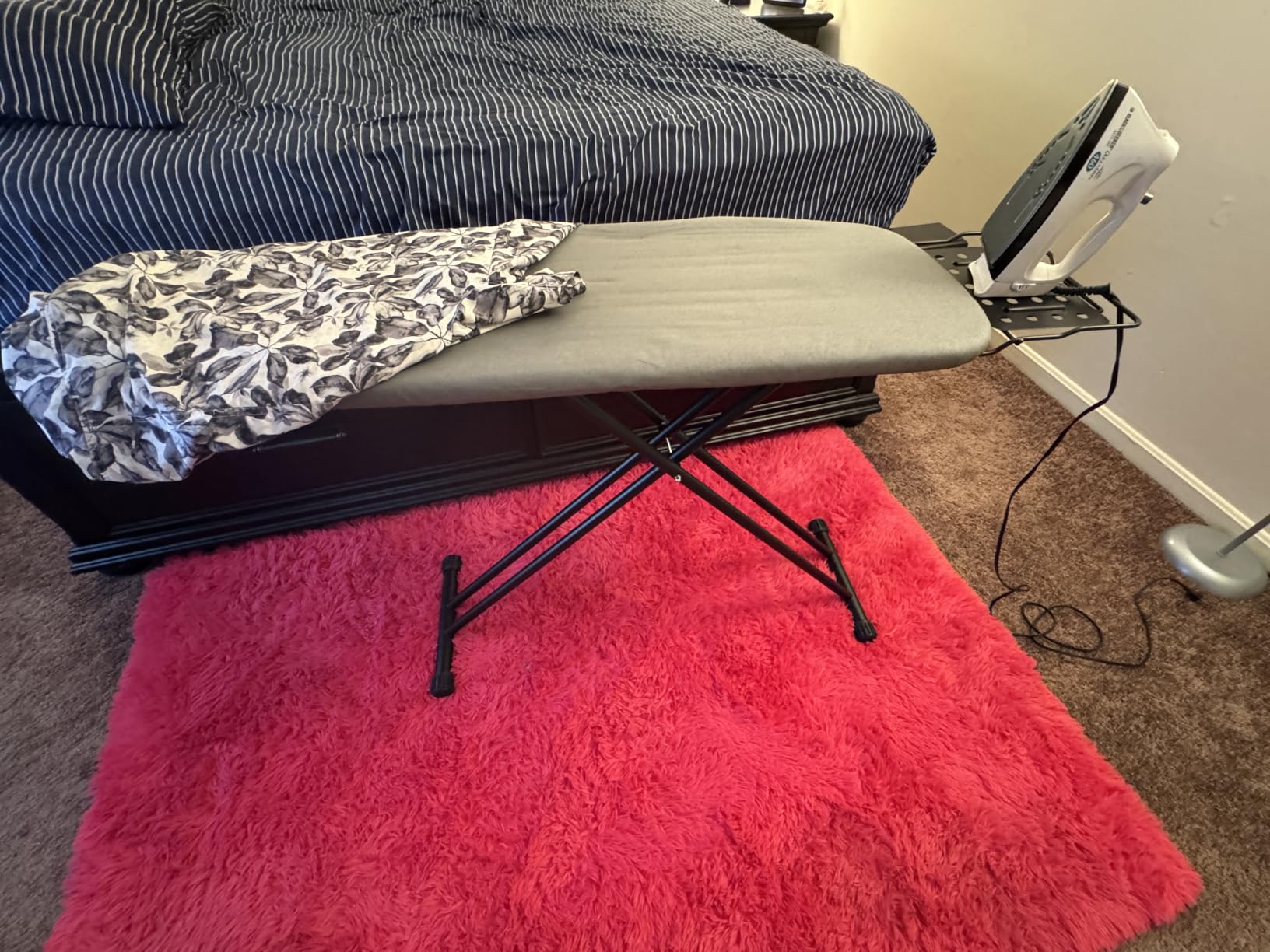 Jakeefud Deluxe Ironing Board with Heat Resistant Cover and Thicken Felt Pad, Heavy Sturdy Legs, Full Size Hanger Iron Board, Foldable customer photo 2