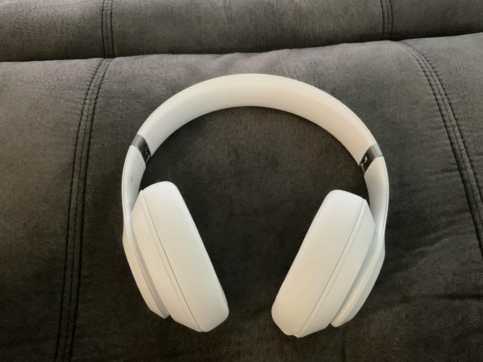 Beats Studio Pro Premium Wireless Over-Ear Headphones- Up to 40-Hour Battery Life, Active Noise Cancelling, Great for Travel & Commuting, USB-C Lossless Audio, Apple & Android Compatible - Deep Brown customer photo 2