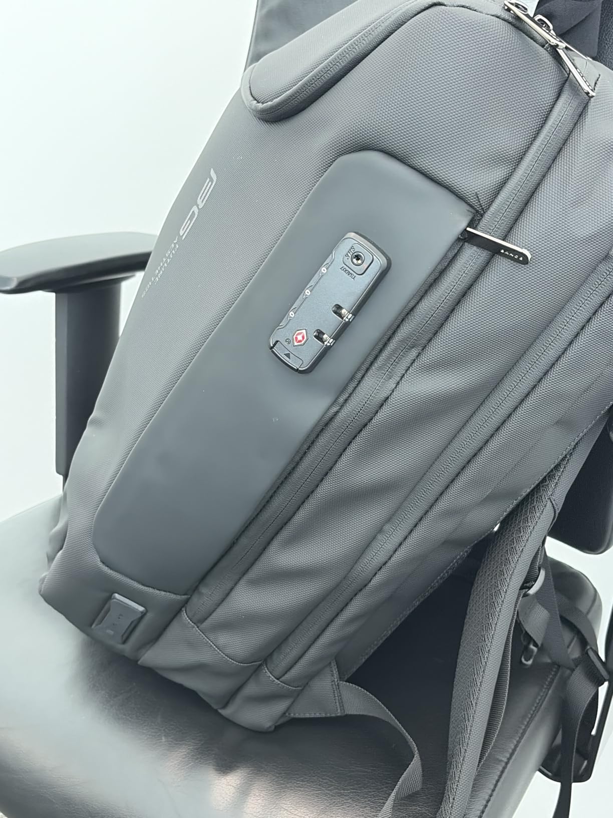 BANGE Anti Theft Backpack With TSA Lock, Waterproof Backpacks With YKK Zipper, High Tech Business Backpack For Men And Women, Laptop Backpack Fits For 17.3 Inch Notebook customer photo 1