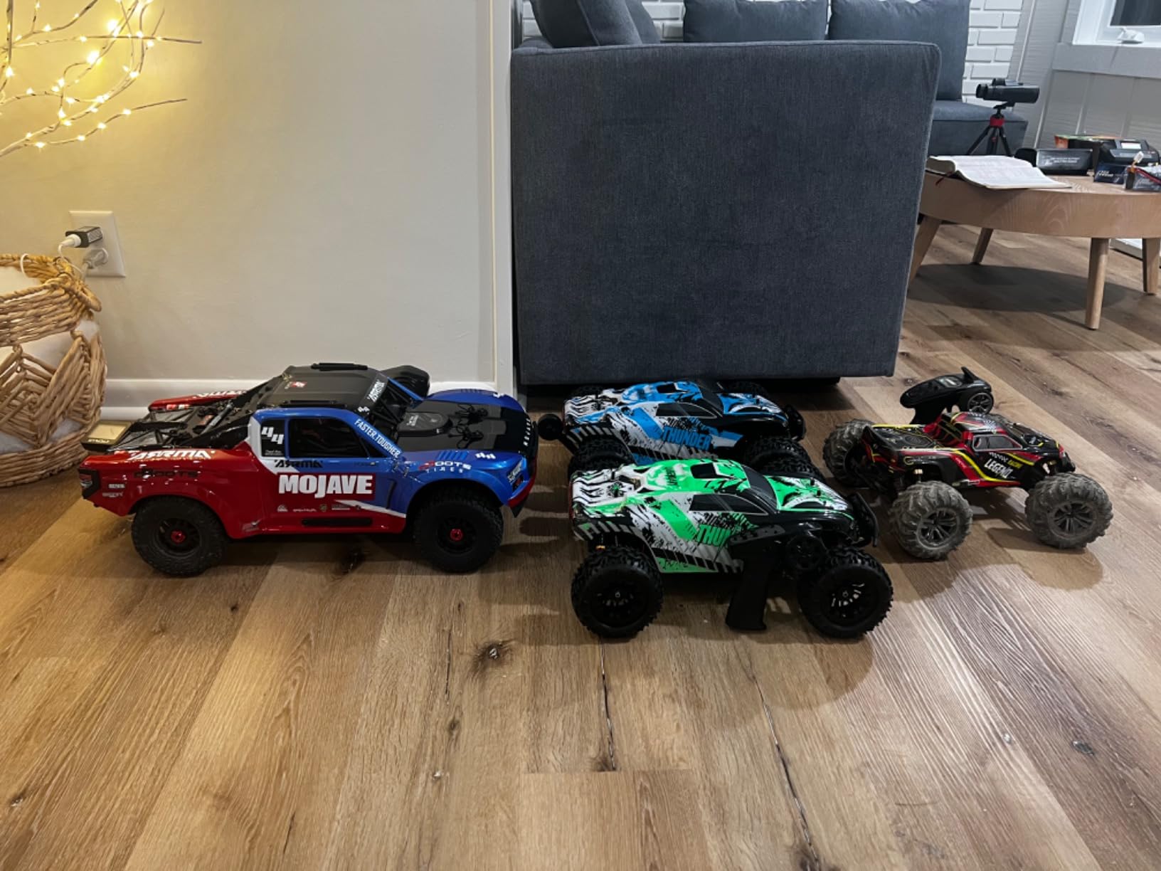 ARRMA Mojave RC Truck 4X4 4S BLX 1/8th Scale Desert Truck RTR (Battery and Charger Not Included) Blue/Red ARA4404T2 customer photo 1