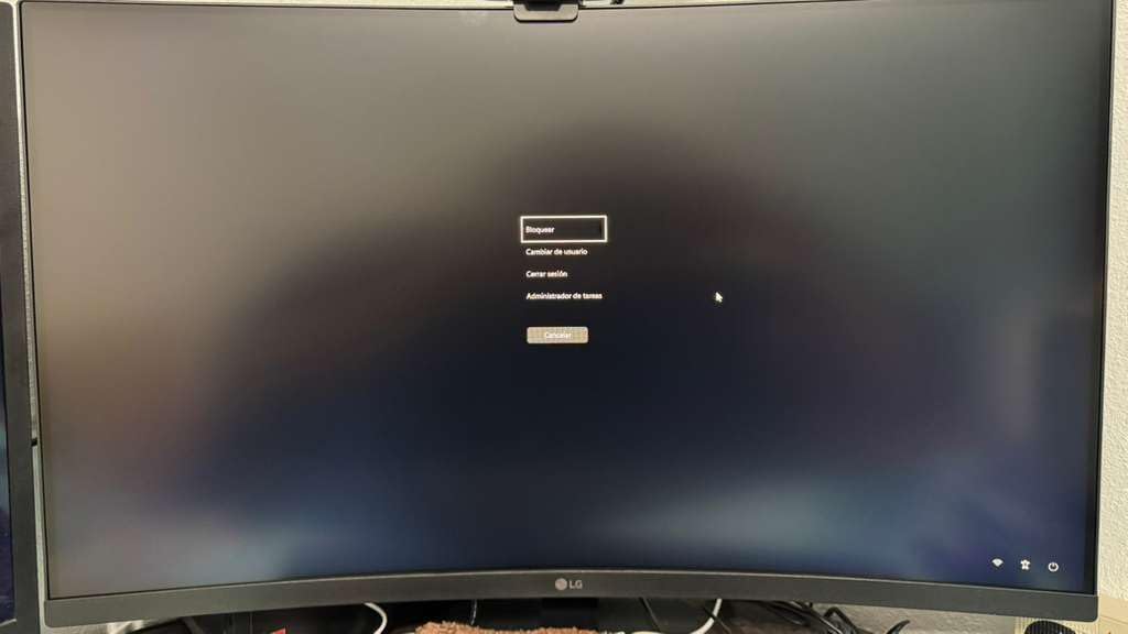 LG 32MR50C-B Curved Monitor 32-Inch FHD 100Hz AMD FreeSync OnScreen Control Dynamic Action Sync Black Stabilizer Tilt Stand (HDMI) - Black customer photo 2