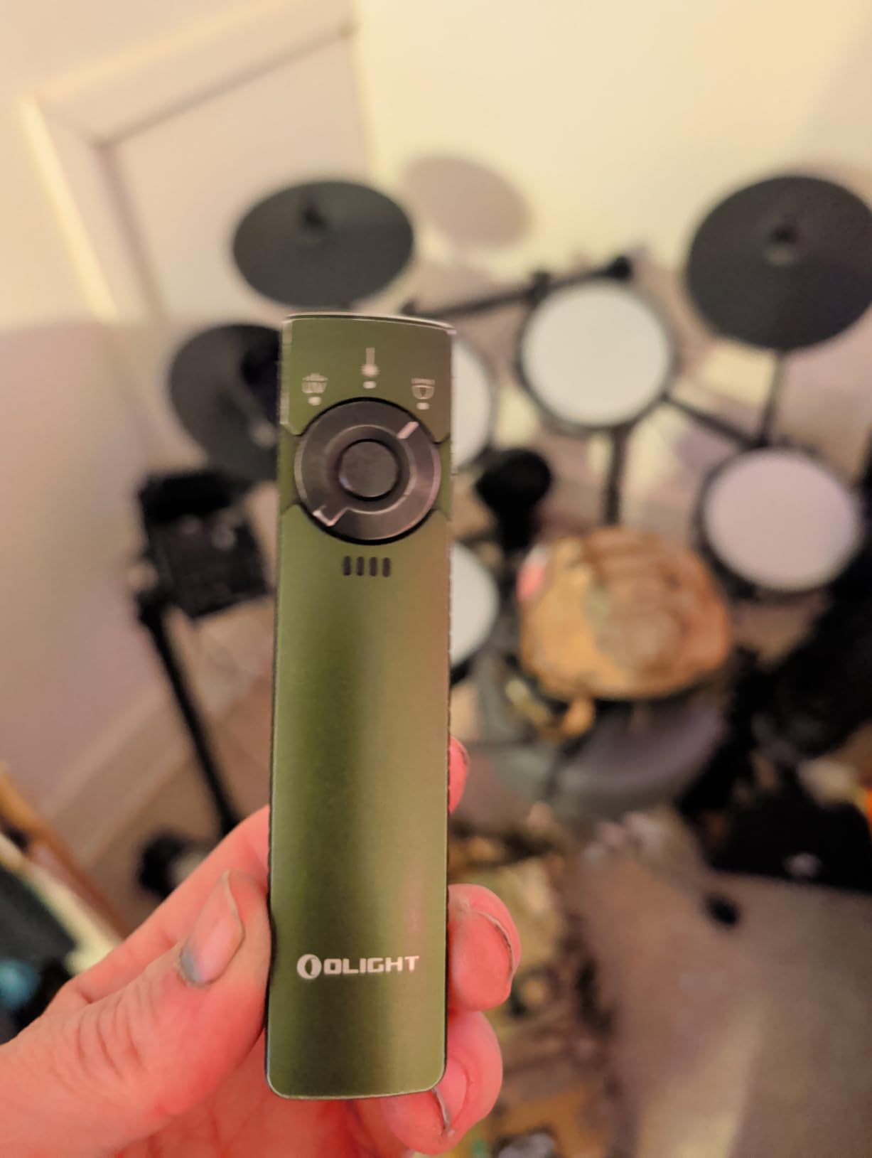 OLIGHT Arkfeld Pro Rechargeable EDC Flat Flashlight, Black CW, UV Light, Green Beam, White LED, 1300 Lumens, Portable Pocket Light, Magnetic Charging customer photo 2