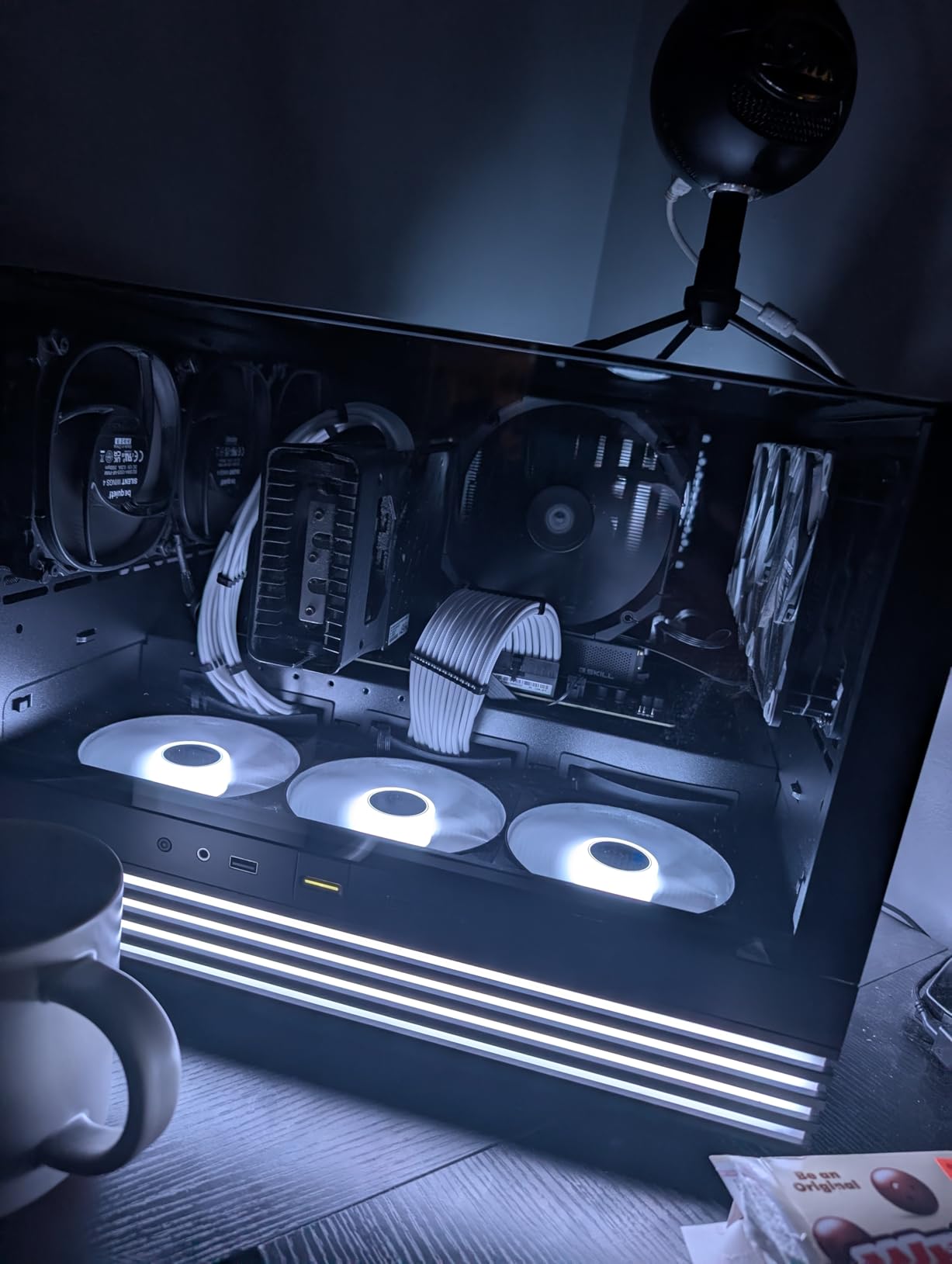ID-COOLING FROZN A720 Black Dual-Tower CPU Cooler, 300W TDP, 163mm | 7x6mm heat pipes, dual 140mm FDB fans, supports Intel LGA1851/1700/20XX and AMD AM5/AM4. customer photo 2