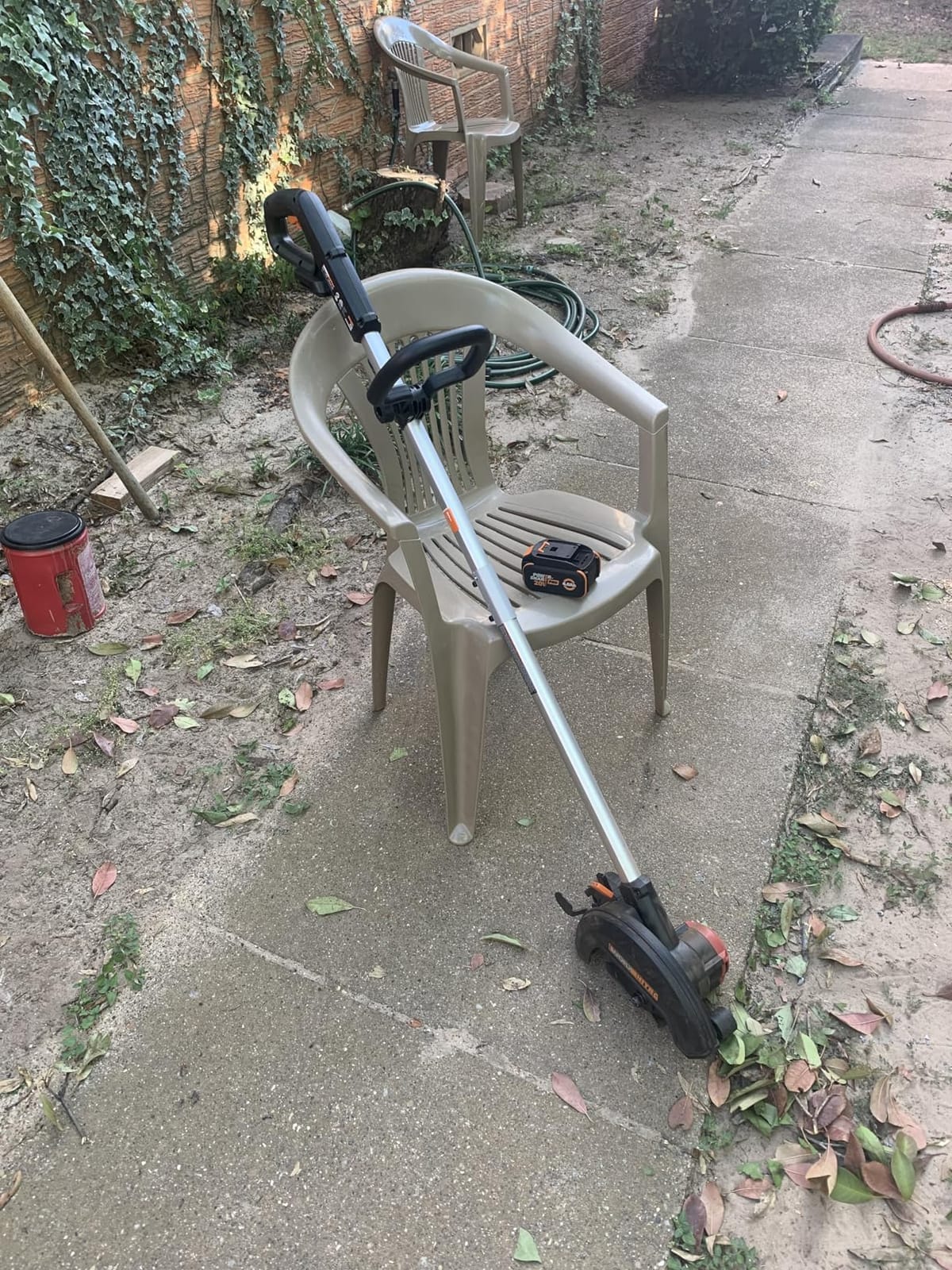 WORX Cordless Lawn Edger, 7'' Grass Edger with 3 Depth Settings, 20V Trencher with Dual Wheels & Brushless Motor, 4.0 Ah Battery & Charger Included, WG898 customer photo 2