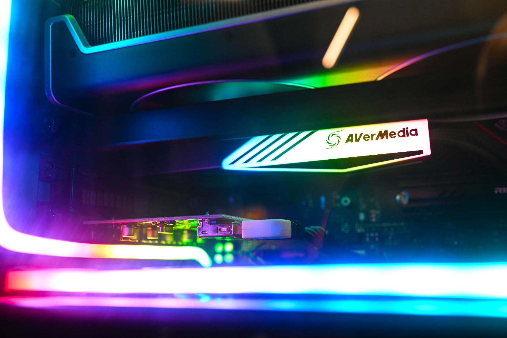 AVerMedia HDMI 2.1 Internal PCIe Capture Card for Streaming and Recording 4K60 with Ultra-Low Latency on PS5, PS4 Pro, Xbox Series X/S, Xbox One X, Switch Games - GC575 Live Gamer 4K 2.1 customer photo 1