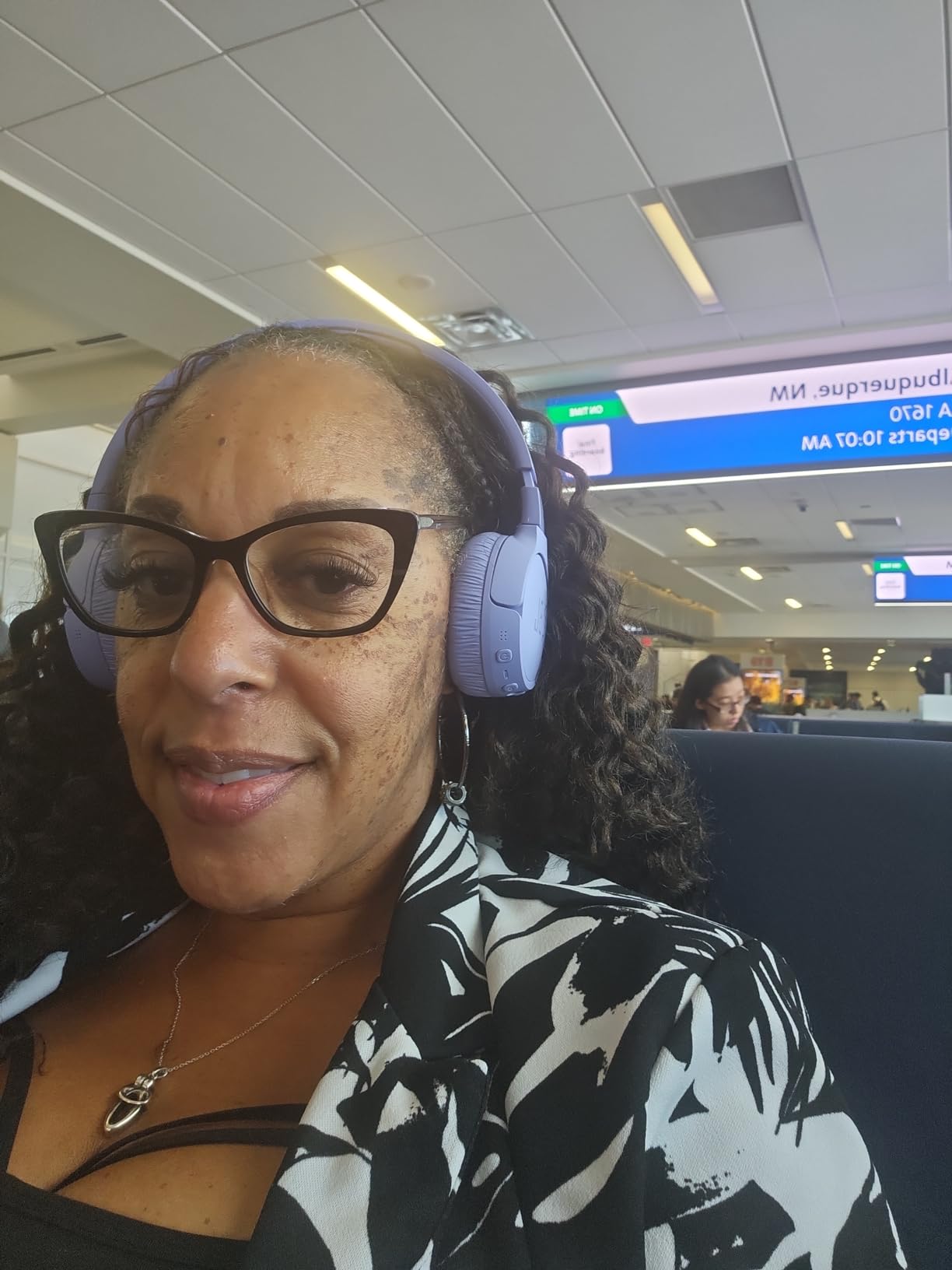 JBL Tune 670NC - Wireless On-Ear Headphones - Black | Adaptive Noise Cancelling with Smart Ambient, Bluetooth 53 with LE Audio, JBL Pure Bass Sound customer photo 2