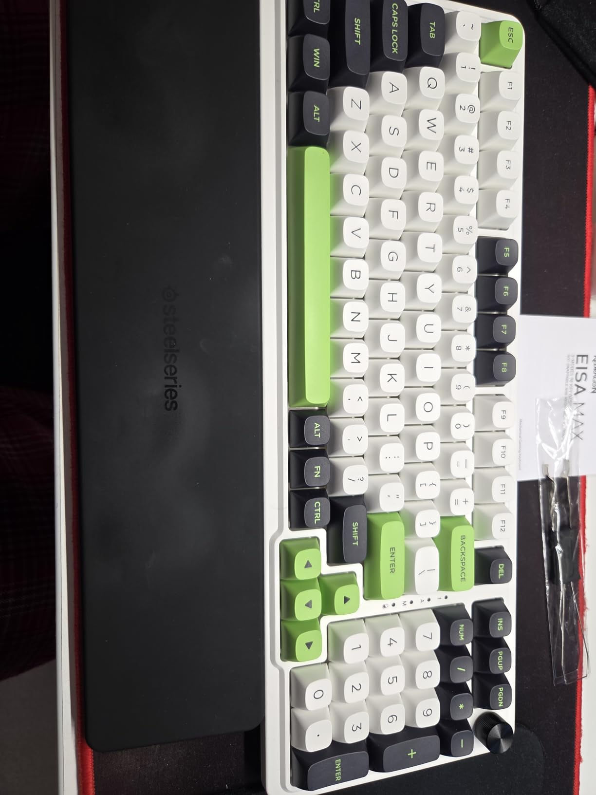Redragon K686 PRO Wireless RGB Gasket Gaming Keyboard, Dye-Sub Anime Keycap, Multi-Function Control Wheel, 0-Delay Tri-Mode, Cushioned 5-Layer Noise Dampening for Creamy Thocky Sound, Practical 98 Keys customer photo 1