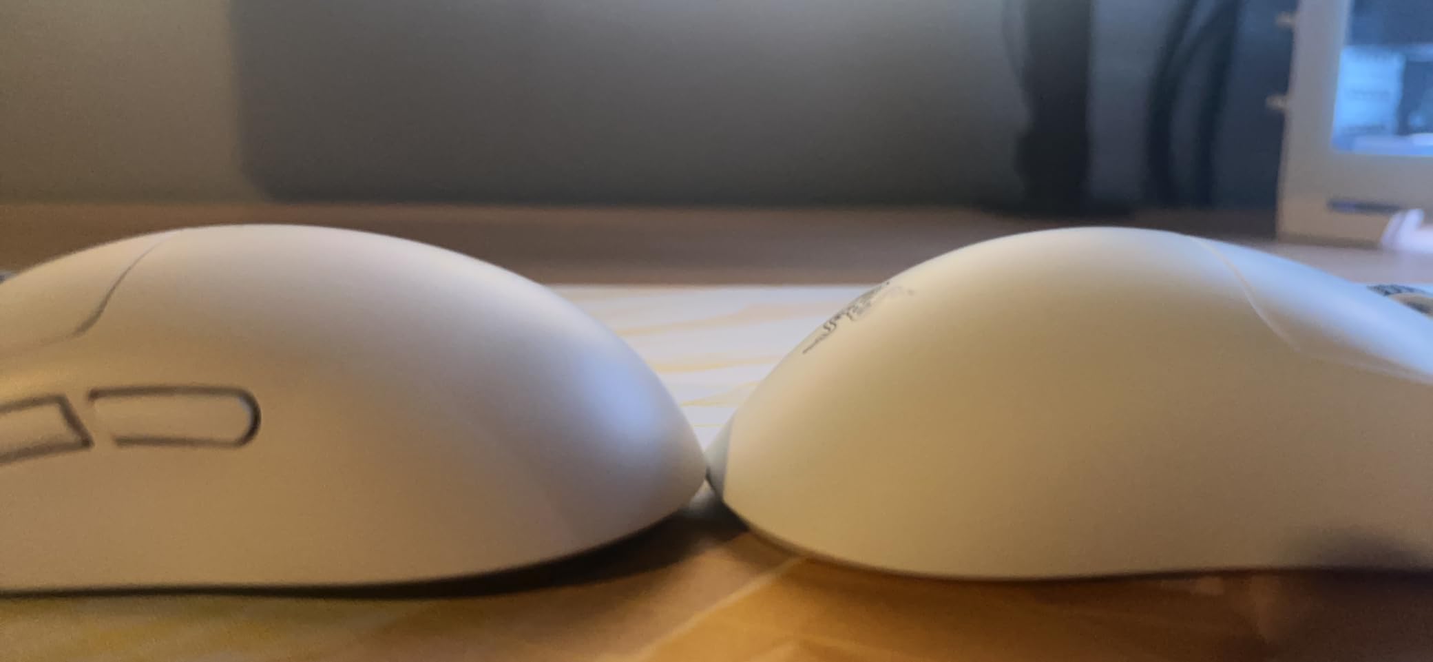 Razer Viper V3 Pro Wireless Esports Gaming Mouse, 55g Lightweight, White | 35K DPI Optical Sensor, Gen3 Optical Switches, 8 Programmable Controls, 95 Hr Battery, 8000 Hz Polling Rate, for PC & Mac customer photo 2