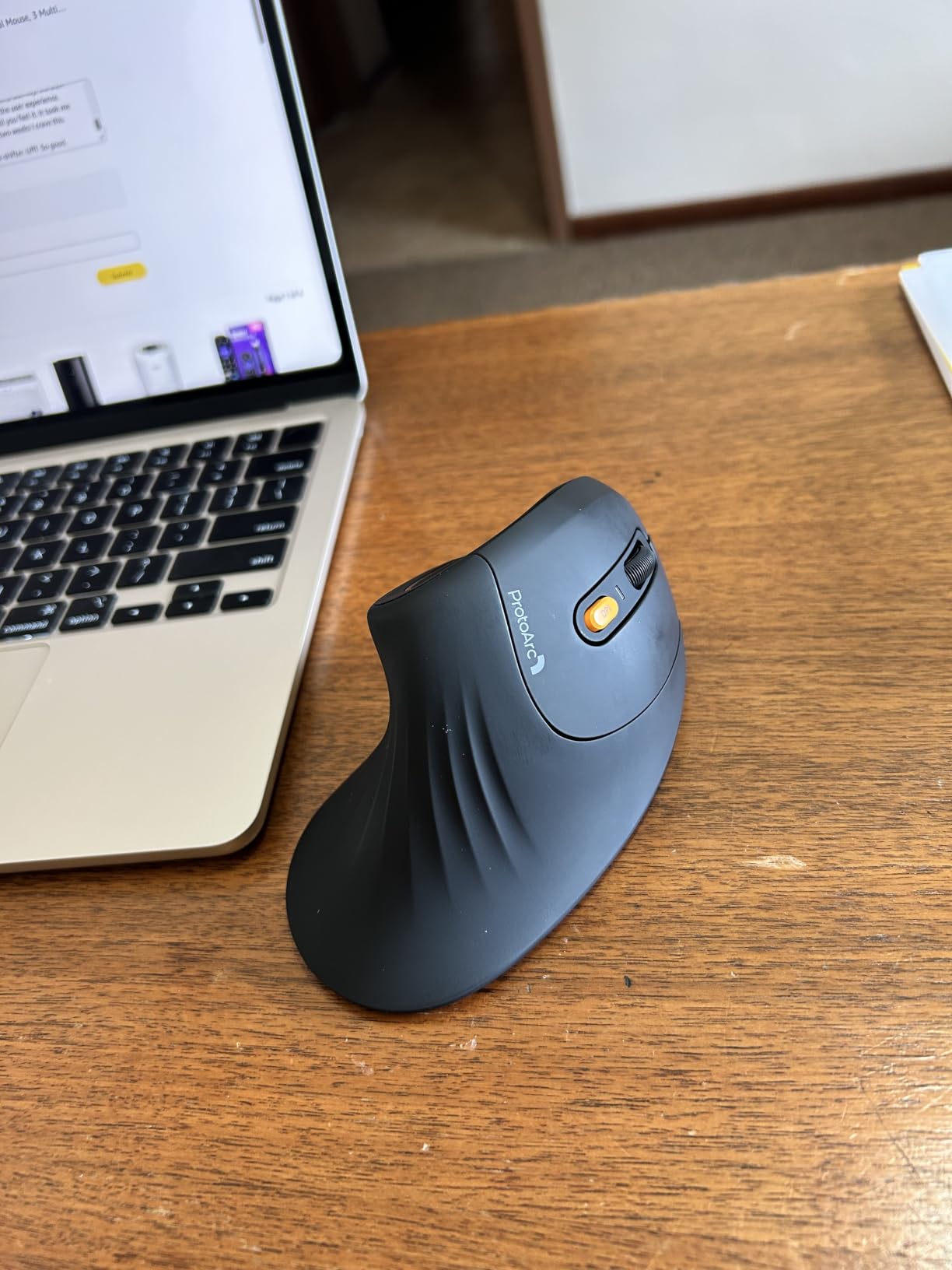 ProtoArc EM11 NL Wireless Ergonomic Vertical Mouse, Rechargeable, Black | 58° vertical design supports a natural wrist posture, connect 3 devices via Bluetooth/2.4G USB-A, 500mAh USB-C rechargeable customer photo 2