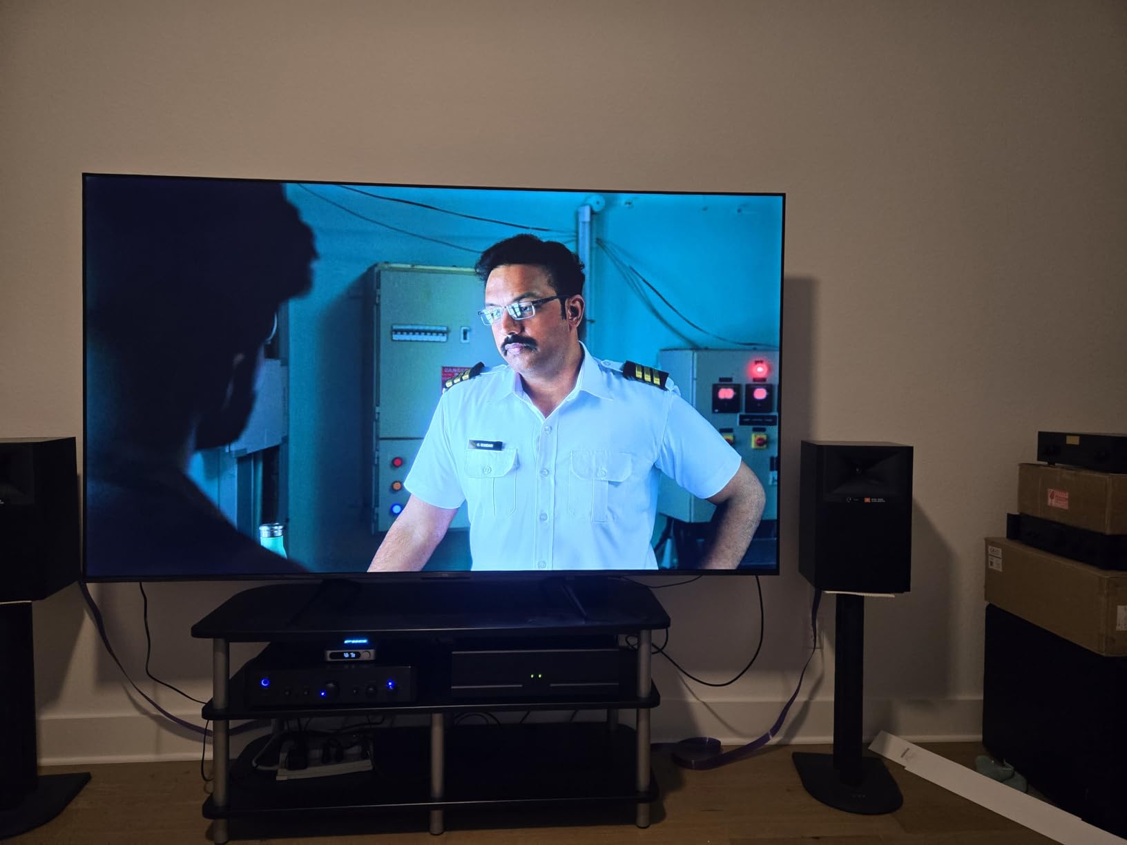Samsung 65-Inch Class QLED Q7F Series Samsung Vision AI Smart TV (2025 Model, 65Q7F) Quantum HDR, Object Tracking Sound Lite, Q4 AI Gen1 Processor, 4K upscaling, Gaming Hub, Alexa Built-in customer photo 1