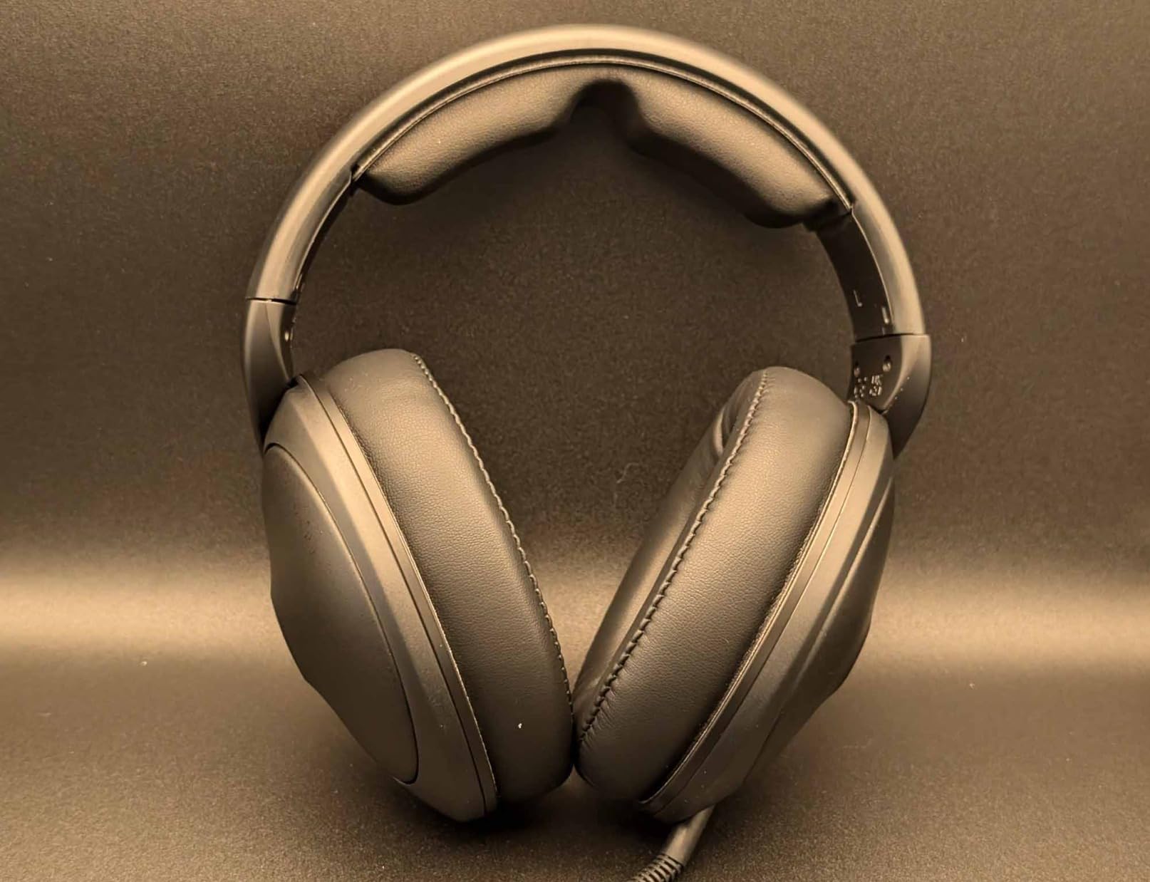 Sennheiser HD 620S Closed-Back Over-Ear Headphones, Comfortable Design customer photo 1