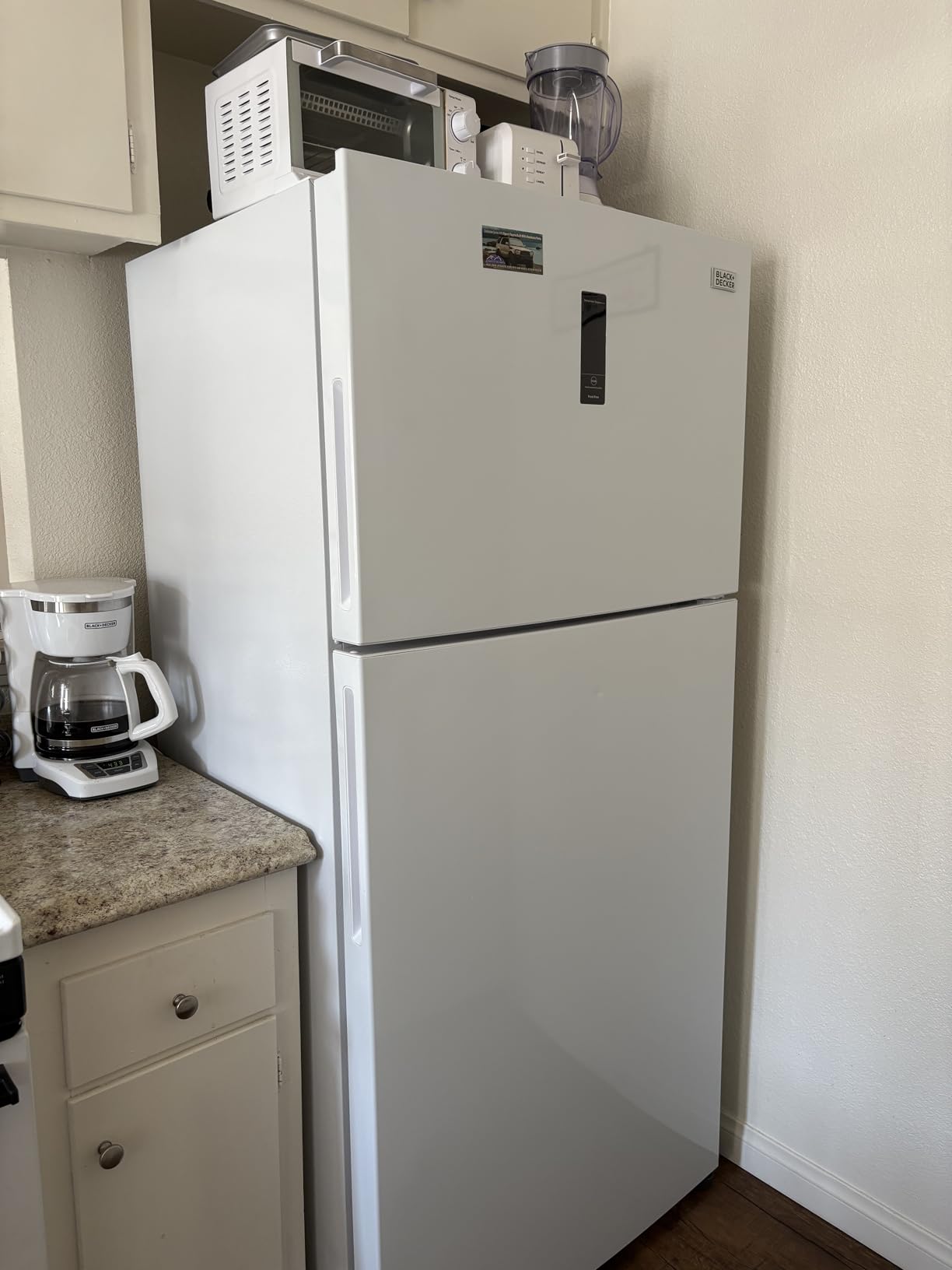 BLACK+DECKER 16.4 Cu. Ft. Top Mount Refrigerator, Stainless Look customer photo 1