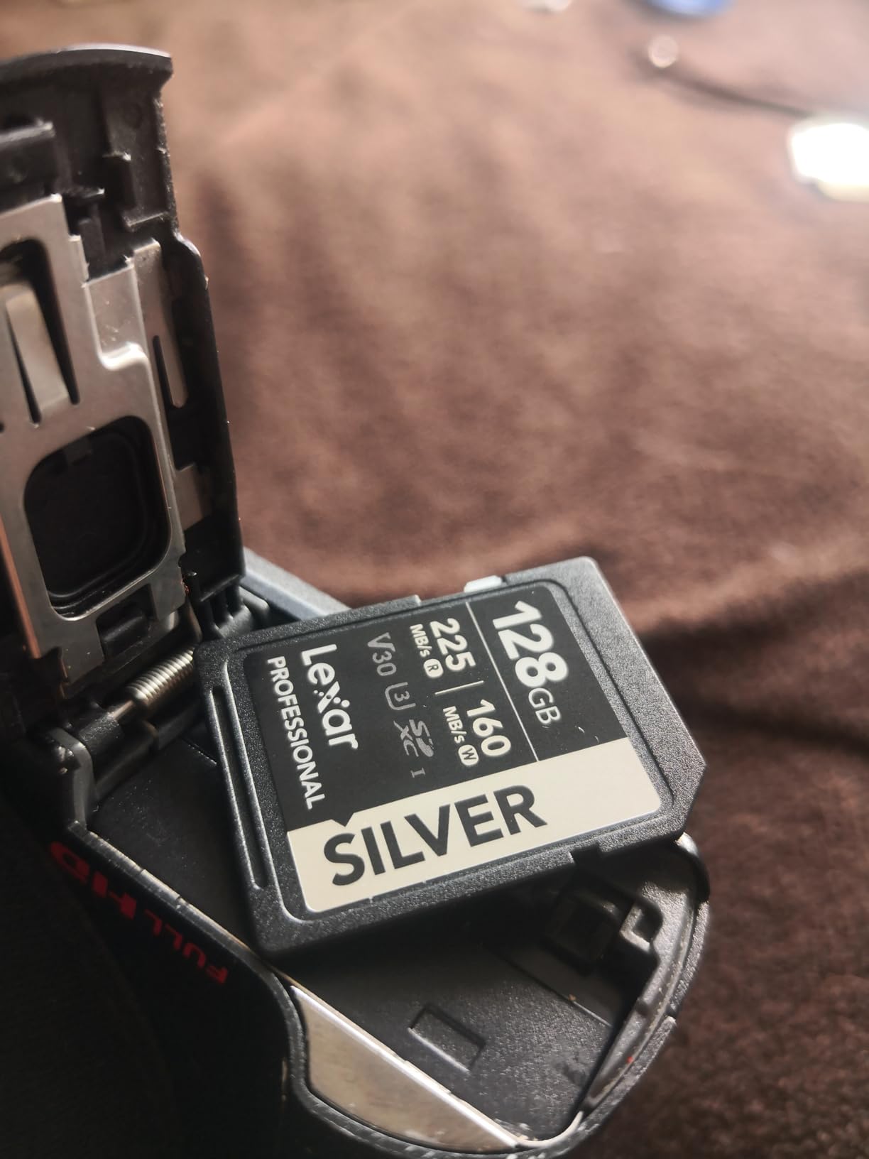 Lexar 128GB Silver SD Memory Card, 225MB/s Read, 4K, V30, U3, UHS-I | Compatible w/ Canon, Sony, Nikon, Ideal for Professional Photographer, Videographer, Enthusiast, LSDSILV128G-BNNNU customer photo 1