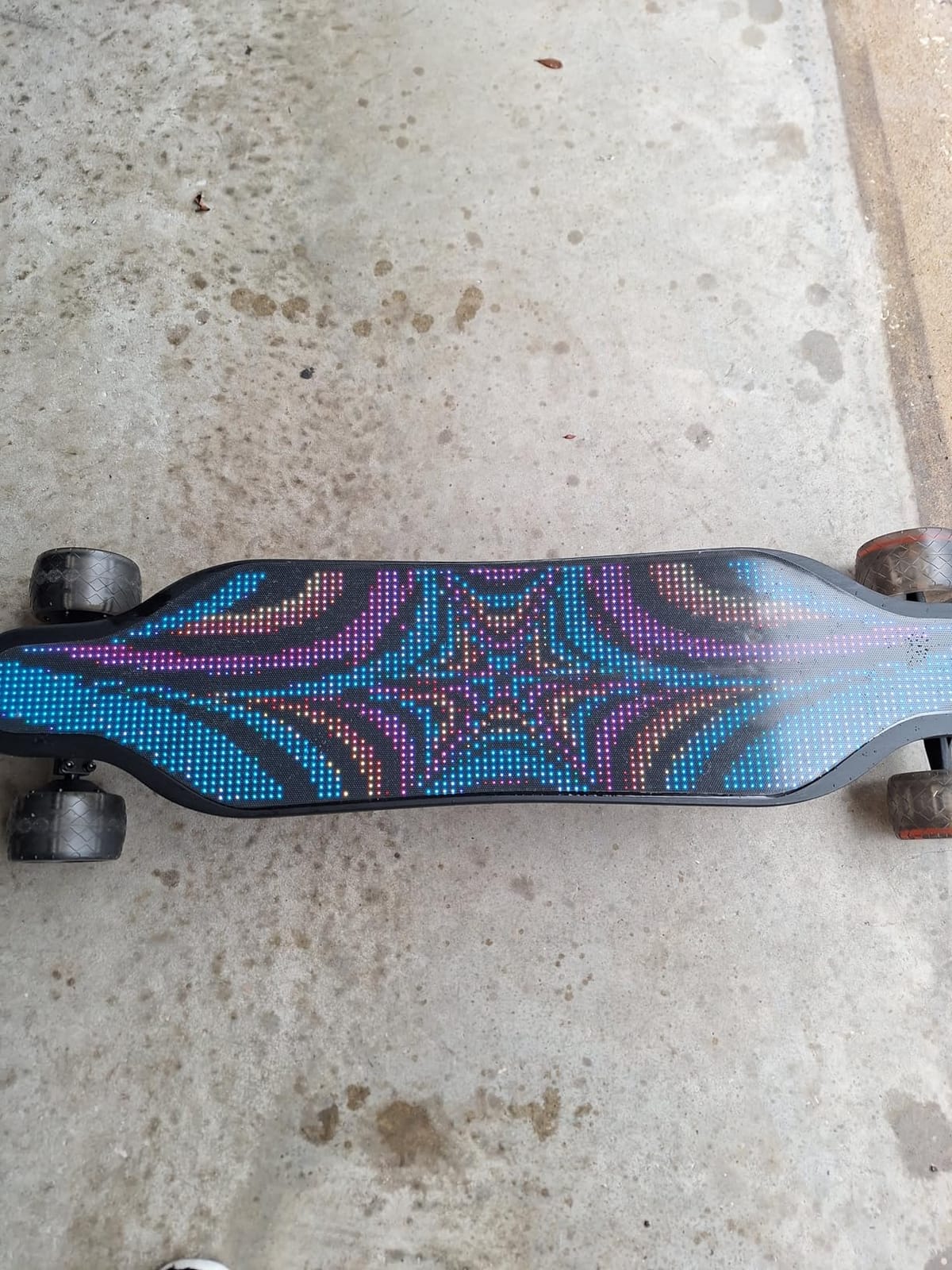S3/Pixel/Mini Electric Skateboard, Full-Screen Deck & Swap-Battery | 24/12 Miles Max Range, Dual 600W Hub-Motors with 4 modes, 105*65mm PU Wheels, Smooth Braking, 330lb Max Load, UL-Certified customer photo 1