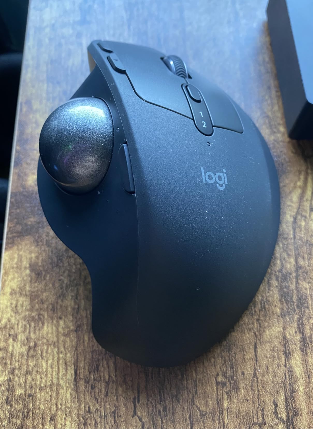 Logitech MX Ergo S Advanced Wireless Trackball Mouse USB C - Graphite customer photo 2