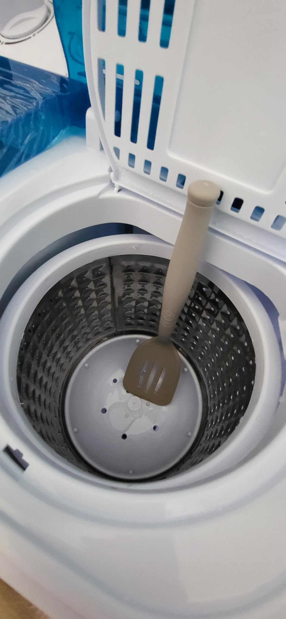 Erivess Portable Twin Tub 19lbs Washing Machine with Drying Rack and 10 Hangers, 12lbs Washer Mini Compact Laundry Machine with 7lbs Spinner, 1500rpm Semi-automatic Washer Combo for Dorm&Apartment customer photo 1