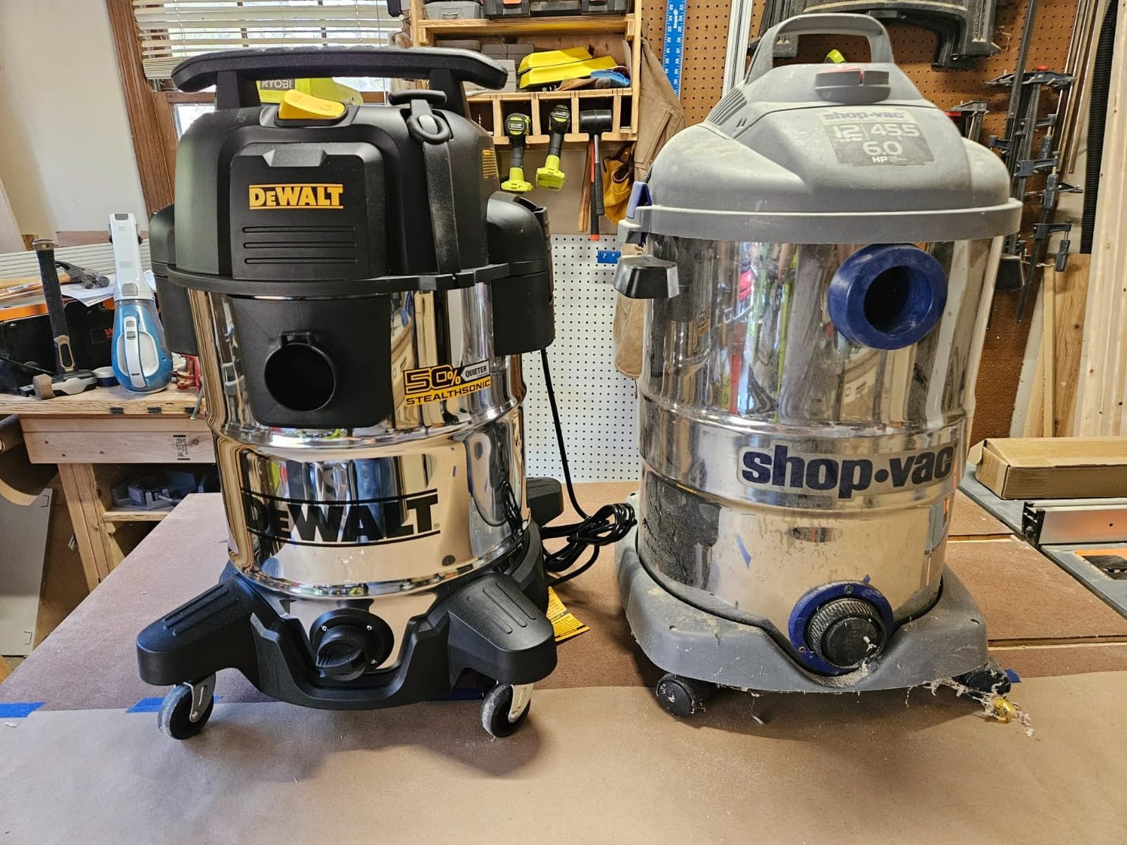 DEWALT 10 Gallon STEALTHSONIC Wet and Dry Shop Vacuum, Ultra Quiet Heavy Duty With Attachments, Powerful Outdoor Vac for Car, Garage, Workshop, Jobsite, Patio, DXV10S-QT, 5 Peak HP customer photo 1