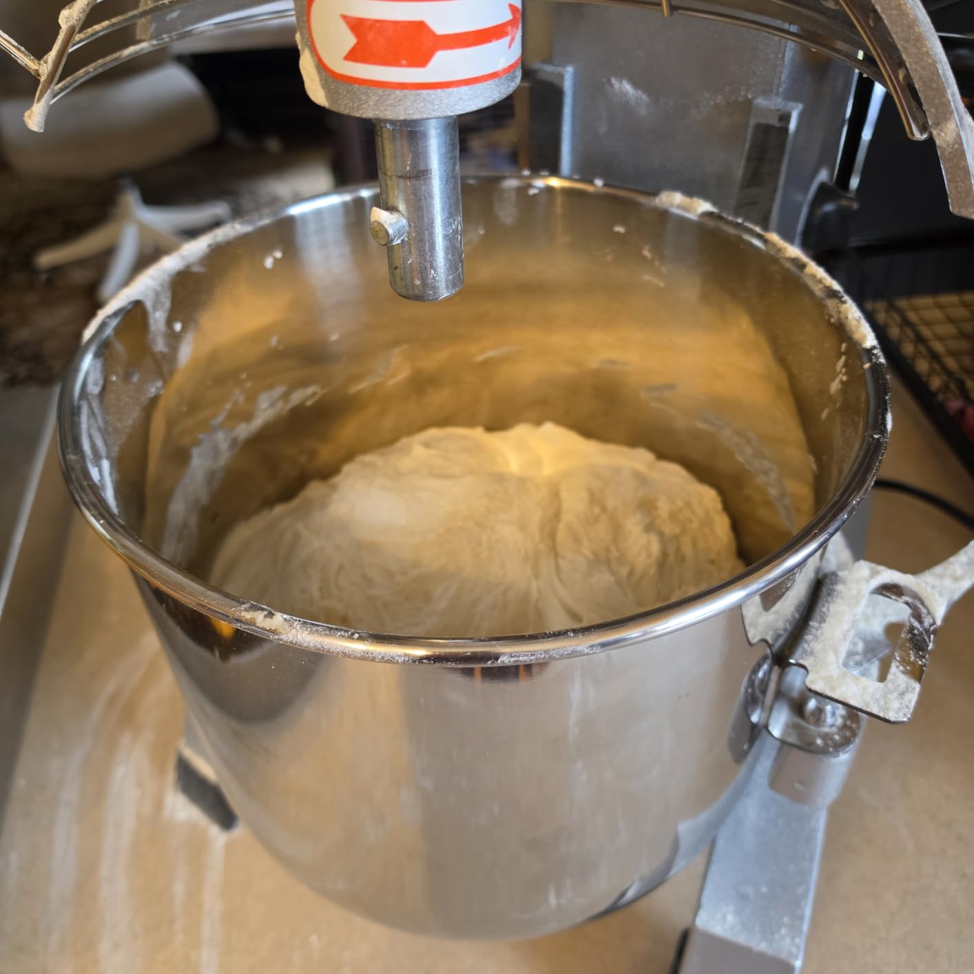 VEVOR Commercial Mixer, Commercial Food Mixer 10Qt Stainless Steel Bowl, 450W Commercial Stand Mixer with 3 Speeds Adjustable, Dough Hook Whisk Beater Included, Perfect for Bakery Pizzeria, Silver customer photo 1