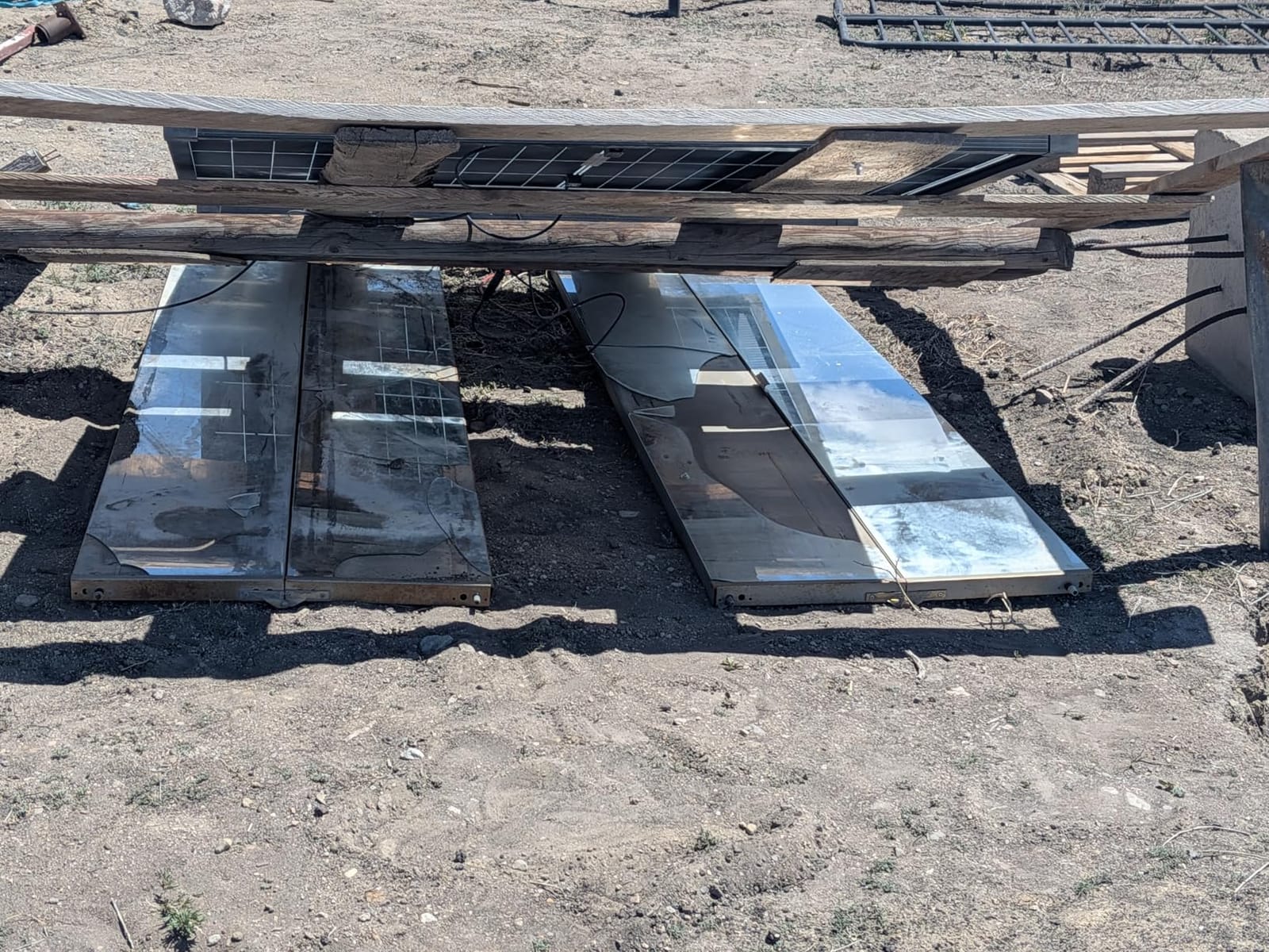 N-Type 16BB 400W Bifacial Solar Panel, 2Pcs 200 Watt Solar Panel for 12V/24V Systems, 25.6% High Efficiency, Dual-Module Parallel Anti-Shade Design, for RV Van Marine Home Rooftop Off-Grid customer photo 2