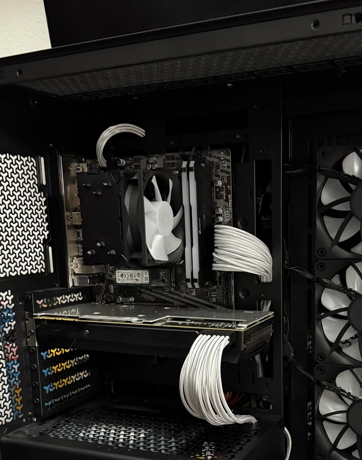 Vetroo V3 Compact Design CPU Air Cooler w/ARGB Lighting and PWM Control | Height of 133mm & 92mm Fan, Direct Heat Pipes, Aluminium Fins, for AMD AM4/AM5 & Intel LGA1851/1700/1200/115X customer photo 2